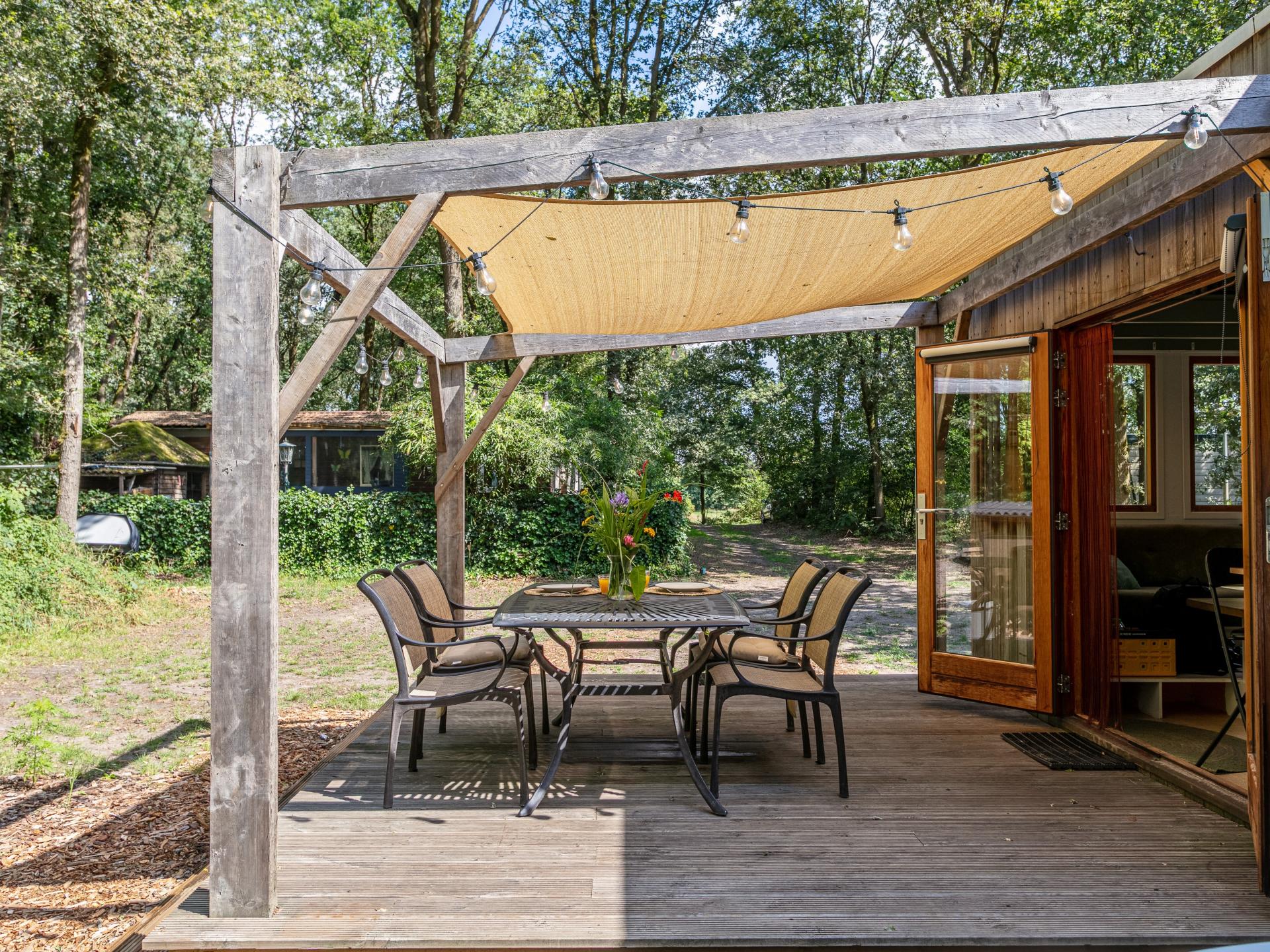 2-persoons vrijstaand vakantiehuis in Uden midden in het bos - foto 2