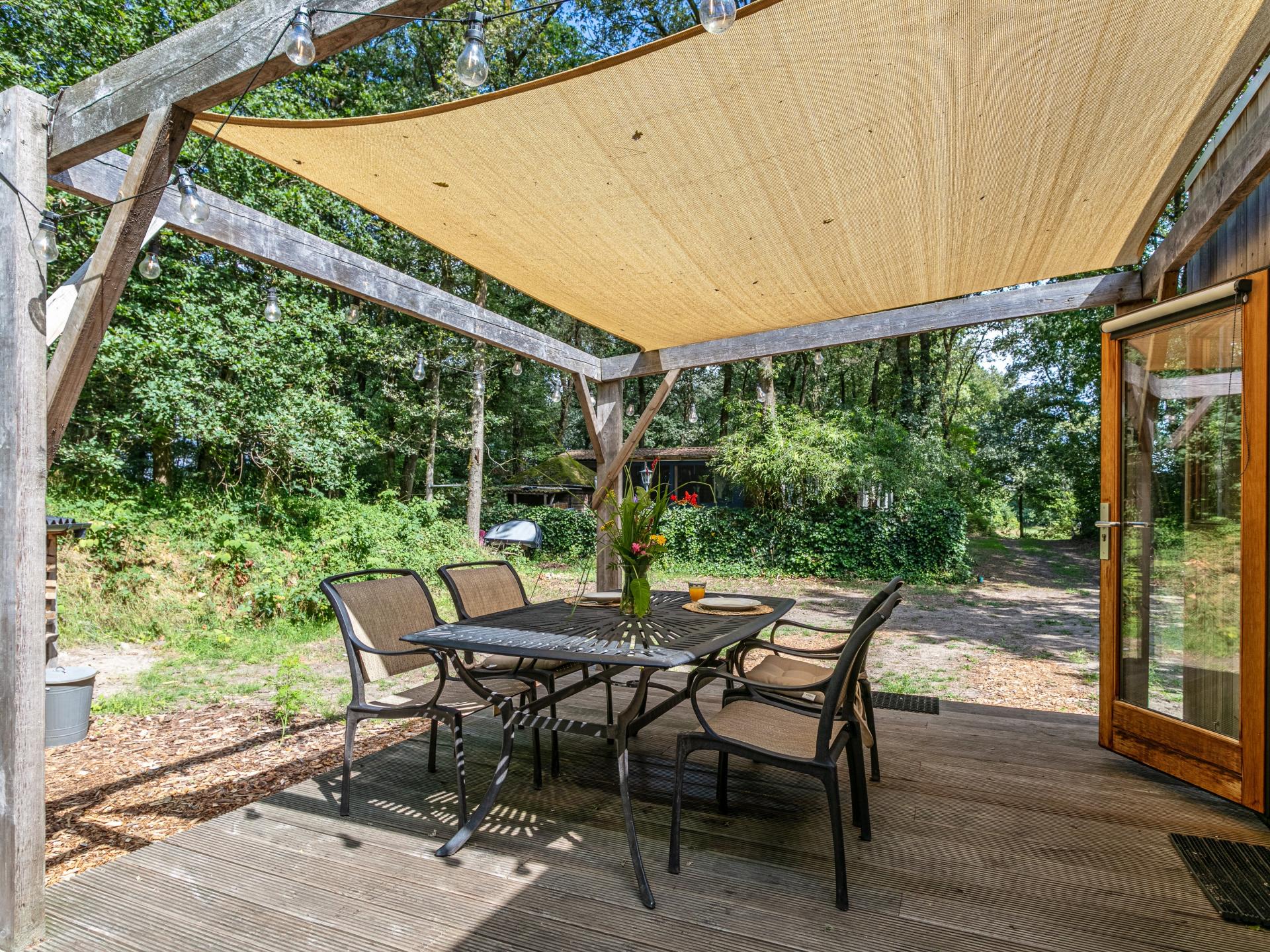 2-persoons vrijstaand vakantiehuis in Uden midden in het bos - foto 15