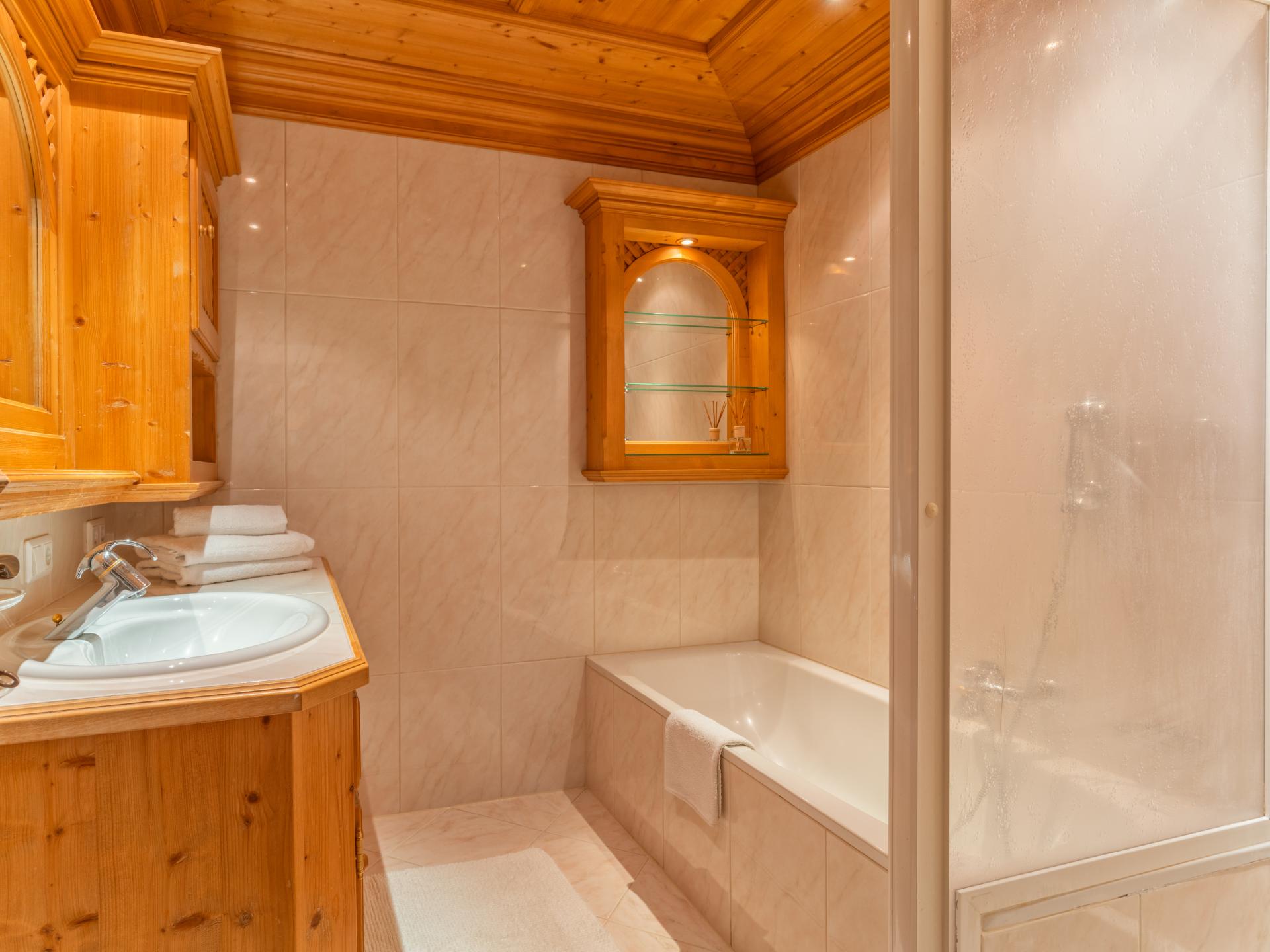 Ruim appartement in Kitzbühel met zonneterras en uitzicht op de Hahnenkamm - foto 8