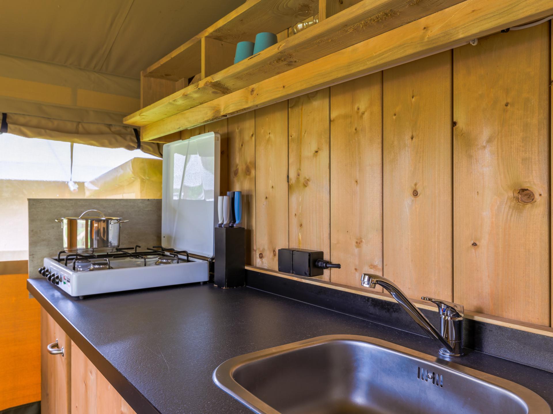 Luxe glampingtent op bosrijk vakantiepark in Vessem, Brabant - foto 9