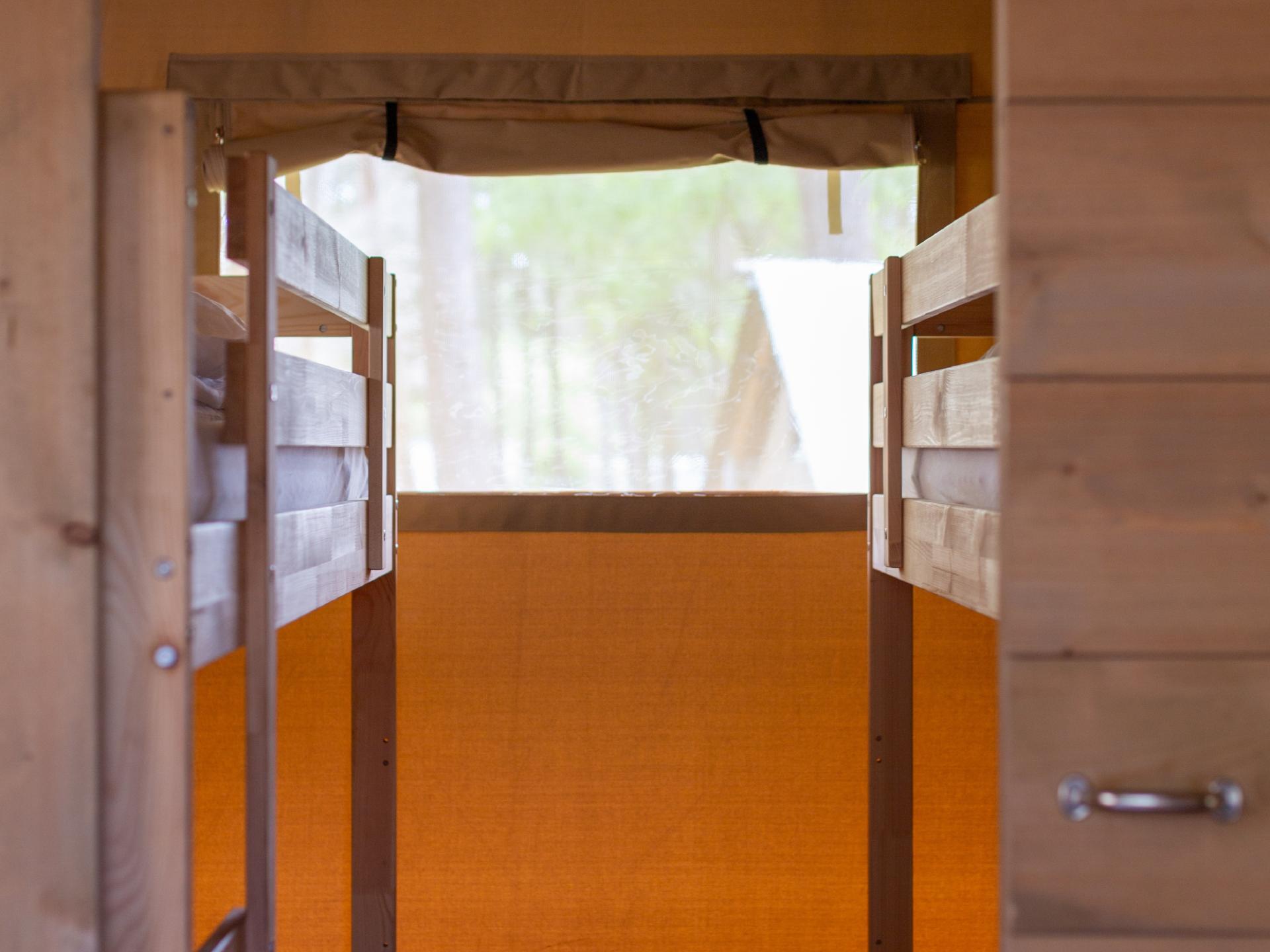 Luxe glamping-tent met privé-sanitair op bosrijke familiecamping in Vessem - foto 15