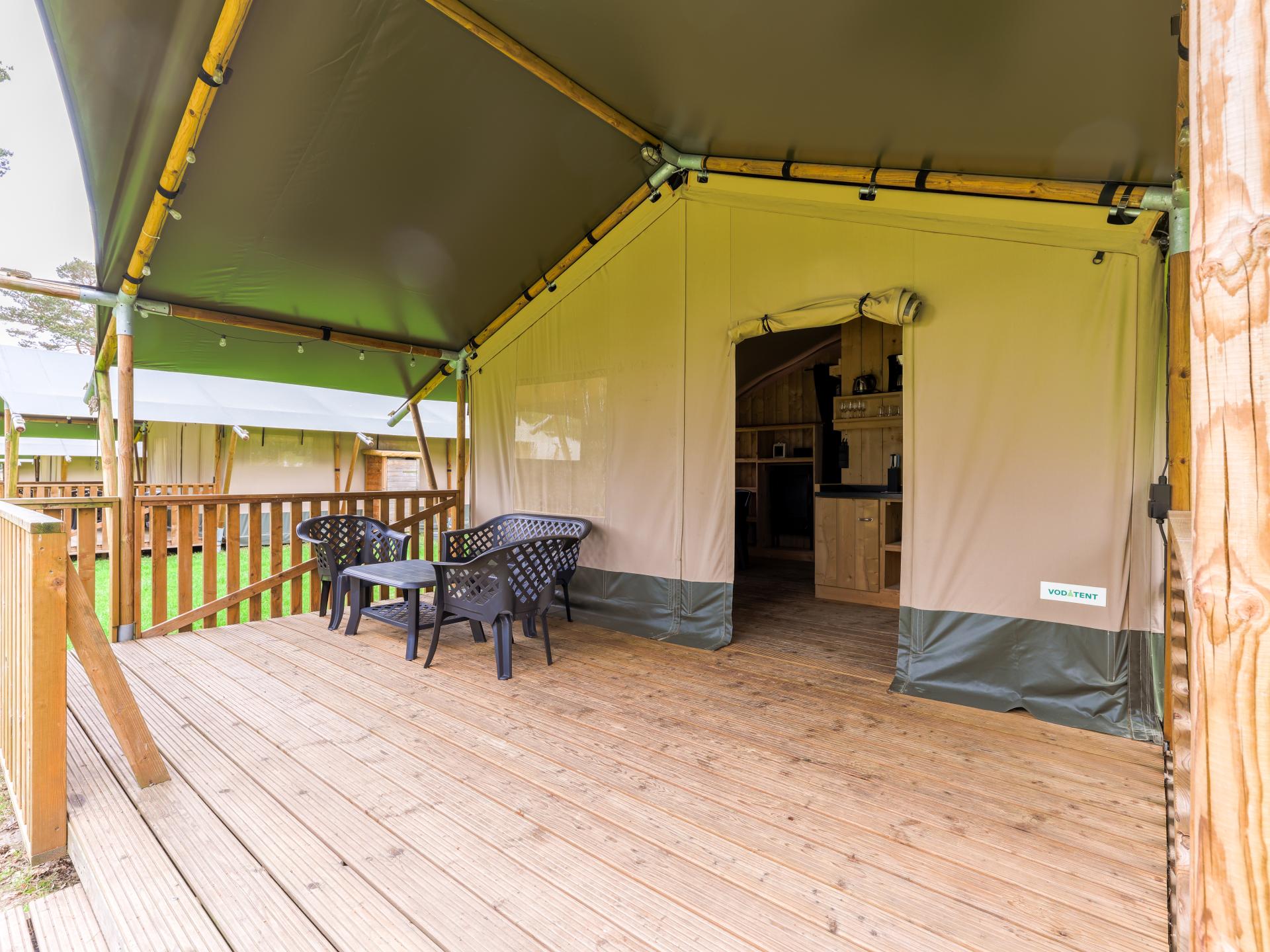 Luxe glamping-tent met privé-sanitair op bosrijke familiecamping in Vessem - foto 18