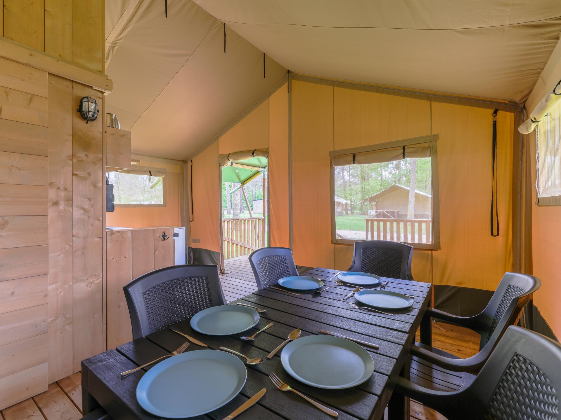 Luxe glamping-tent met privé-sanitair op bosrijke familiecamping in Vessem - foto 9