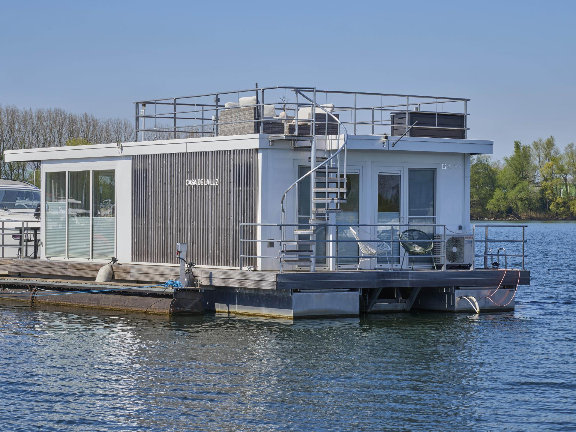 Luxe huisboot met panoramisch dakterras in haven van Kerkdriel - foto 25