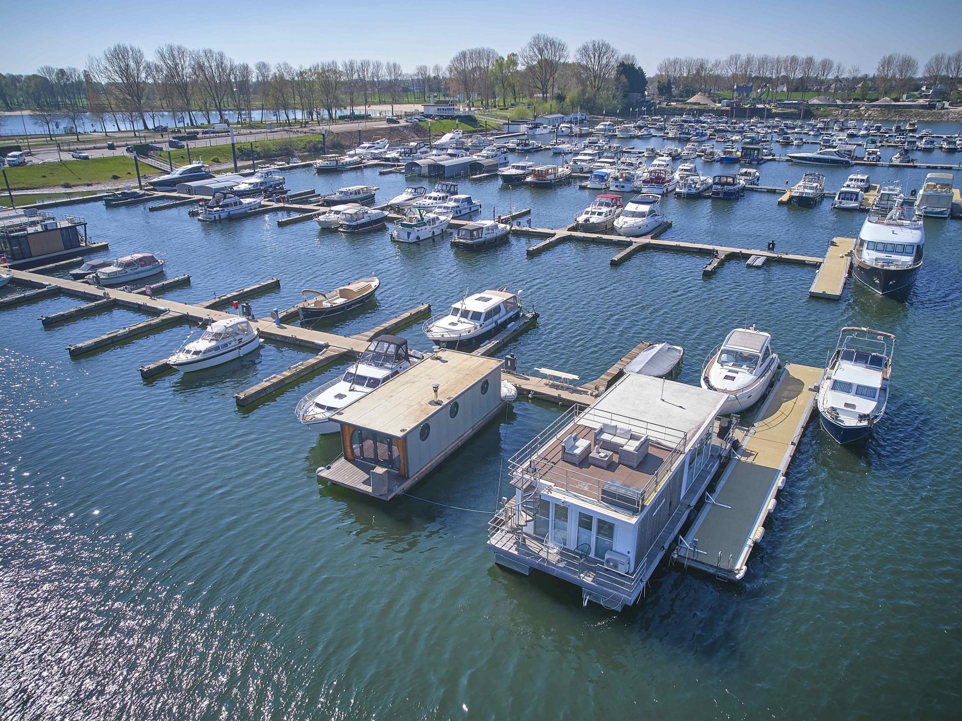 Luxe huisboot met panoramisch dakterras in haven van Kerkdriel - foto 51