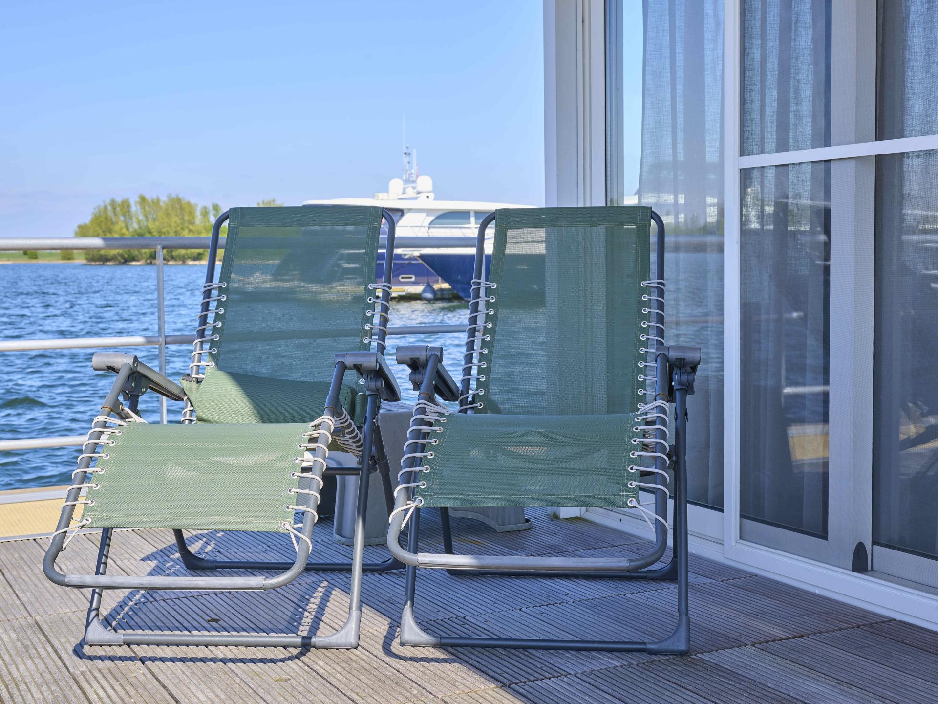 Luxe huisboot met panoramisch dakterras in haven van Kerkdriel - foto 8