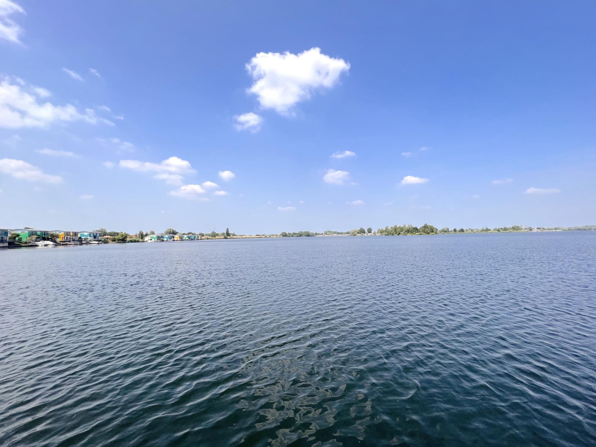Luxe huisboot voor 2 personen aan idyllische haven in Maasbommel - foto 16