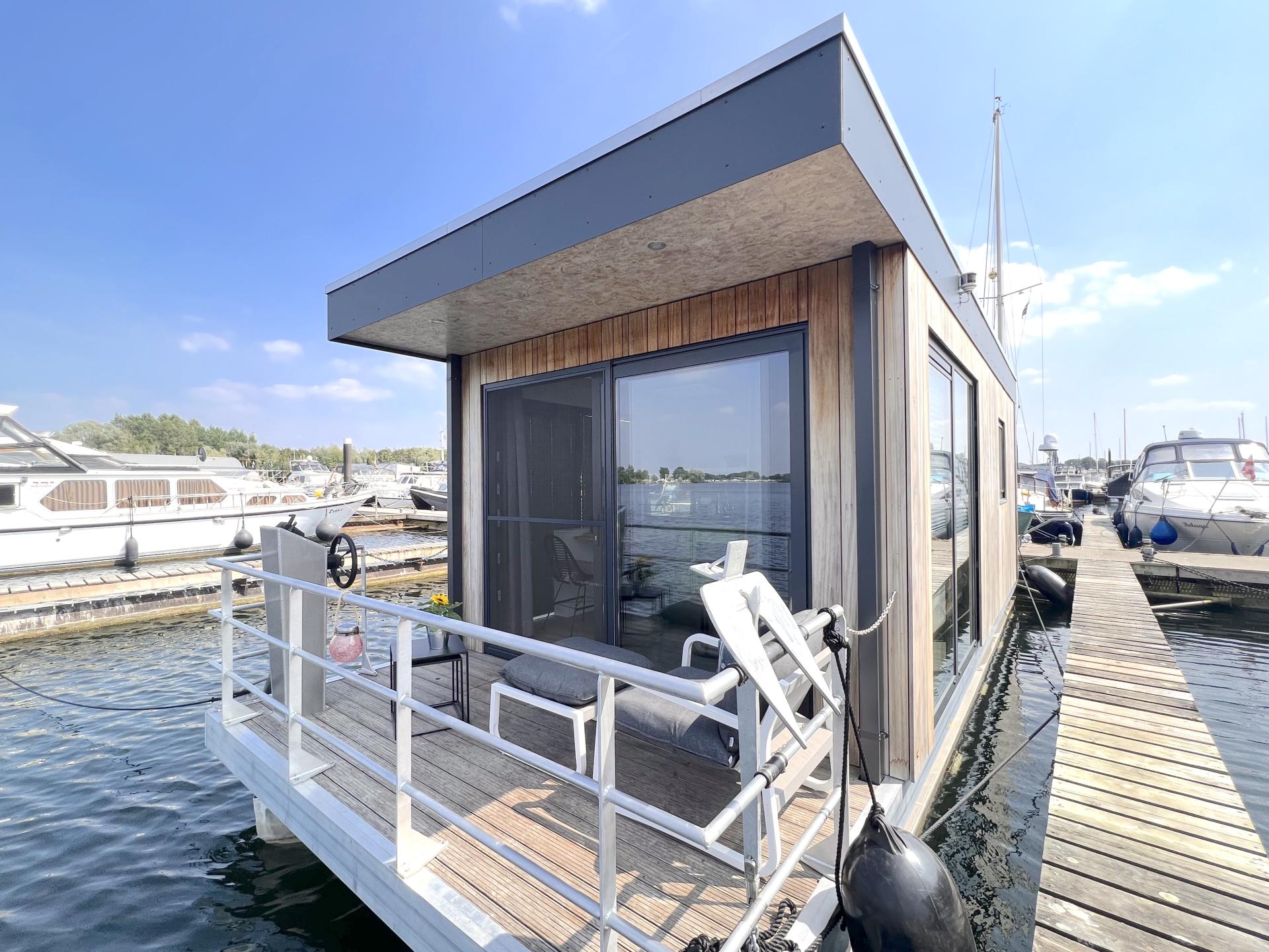 Luxe huisboot voor 2 personen aan idyllische haven in Maasbommel - foto 9