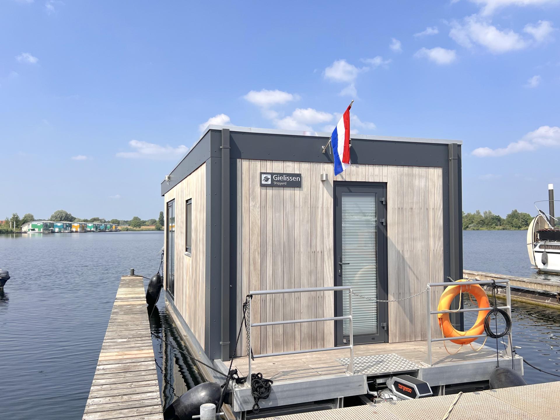 Luxe huisboot voor 2 personen aan idyllische haven in Maasbommel - foto 21