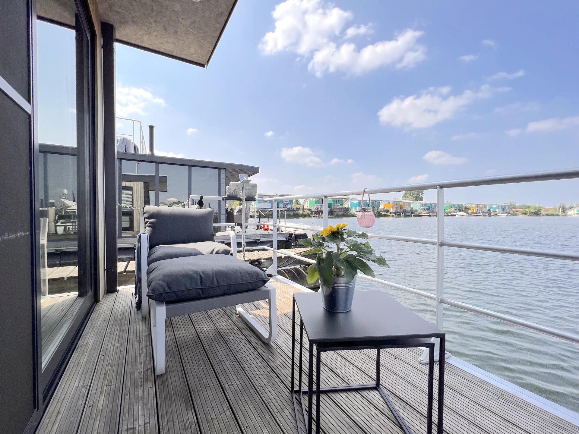 Luxe huisboot voor 2 personen aan idyllische haven in Maasbommel - foto 7