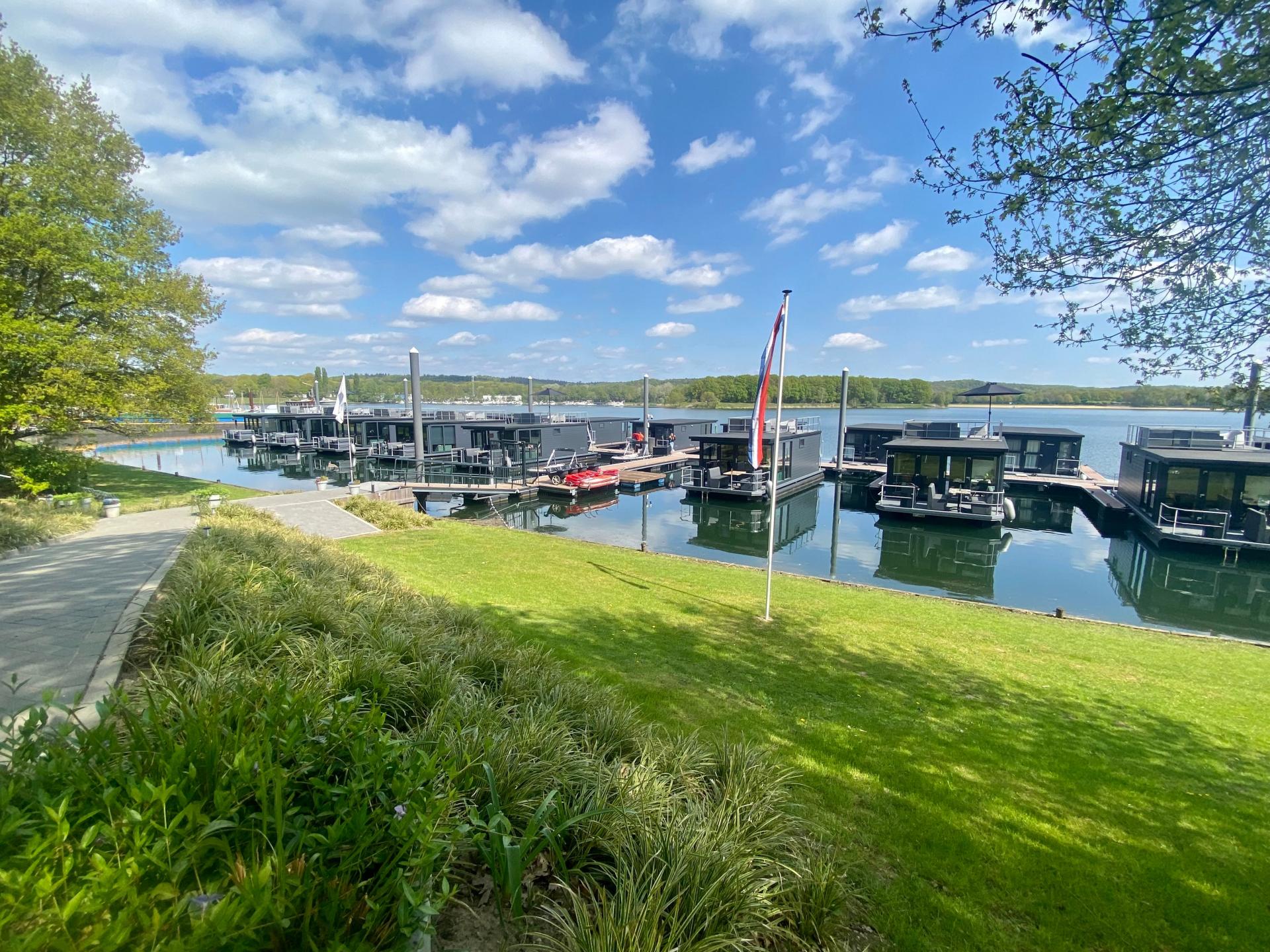 Unieke havenlodge op het water in Middelaar met dakterras en 360° uitzicht - foto 2