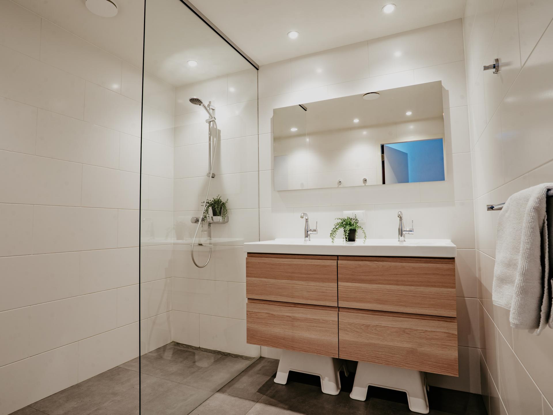 Luxe gelijkvloers appartement met waterterras in hartje Uitgeest - foto 13