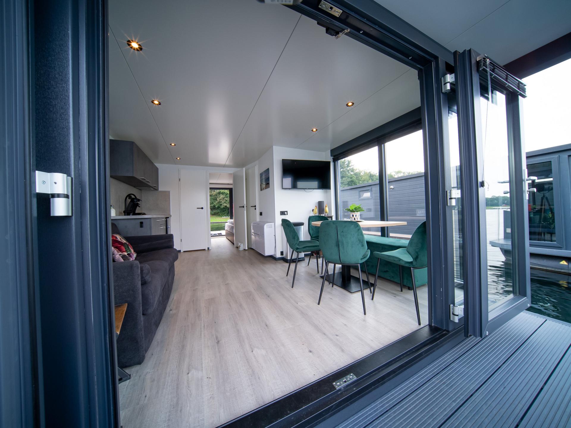 Havenlodge Mookerplas: uniek drijvend vakantiehuis in het groen - foto 3