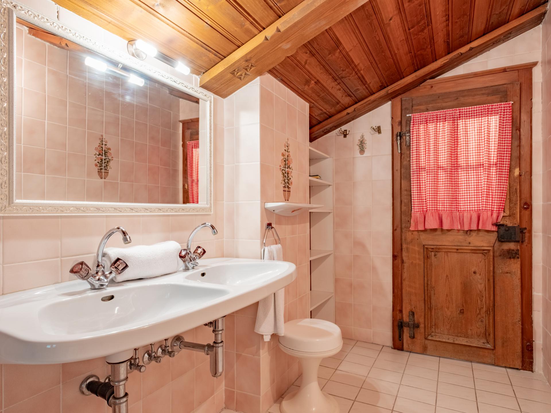 Ruim appartement in Kirchberg met uitzicht, vlakbij de skipiste - foto 26