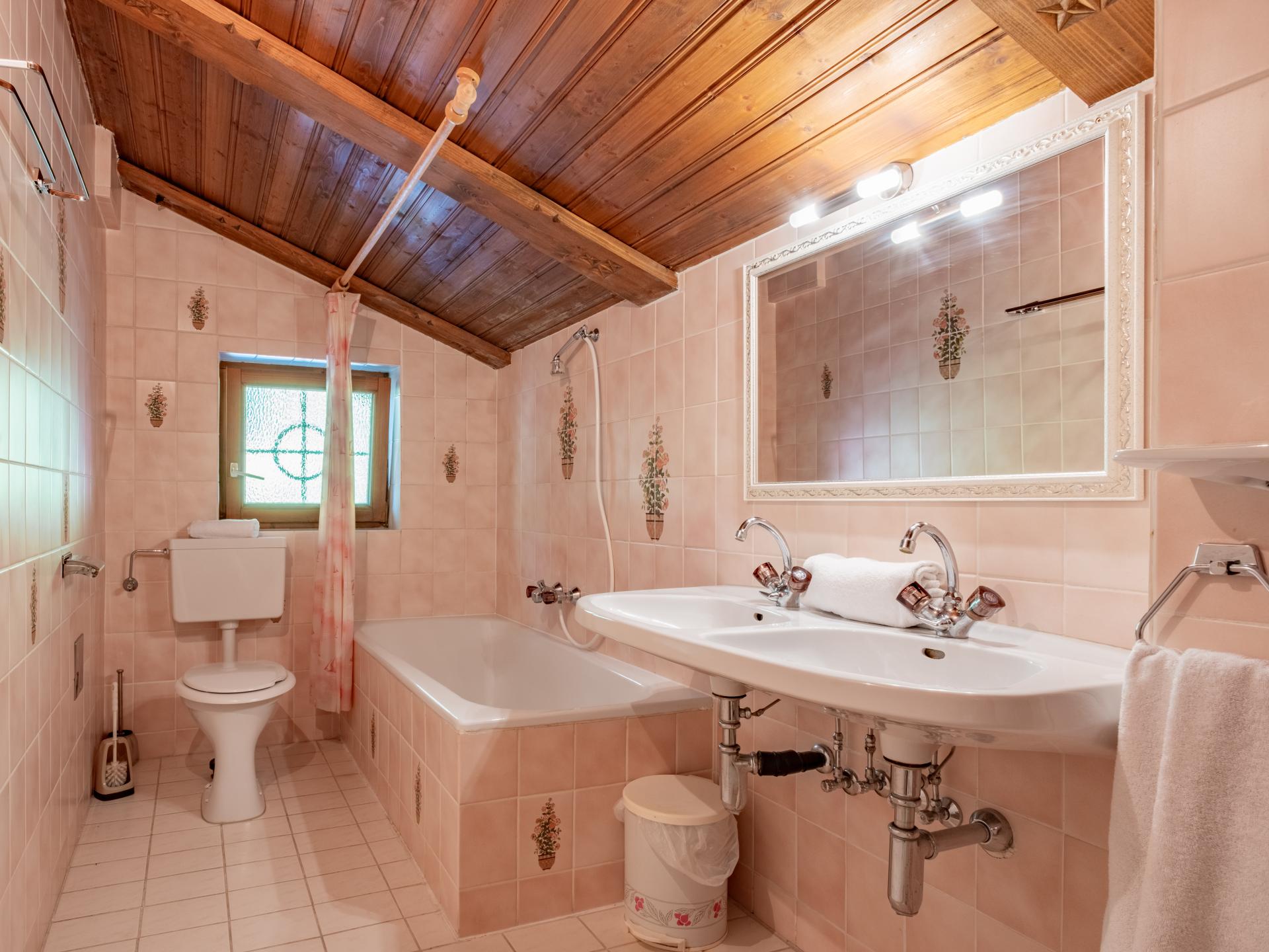 Ruim appartement in Kirchberg met uitzicht, vlakbij de skipiste - foto 25