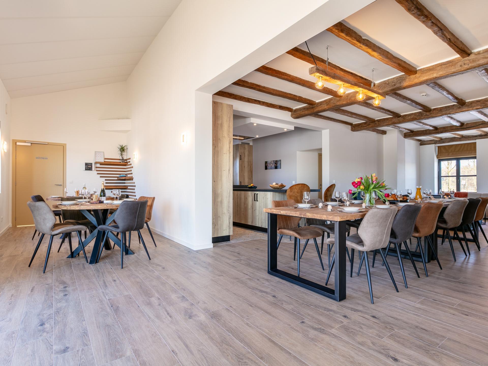 Gerenoveerde Kempische hoeve met privé binnenzwembad voor 20 personen - foto 12