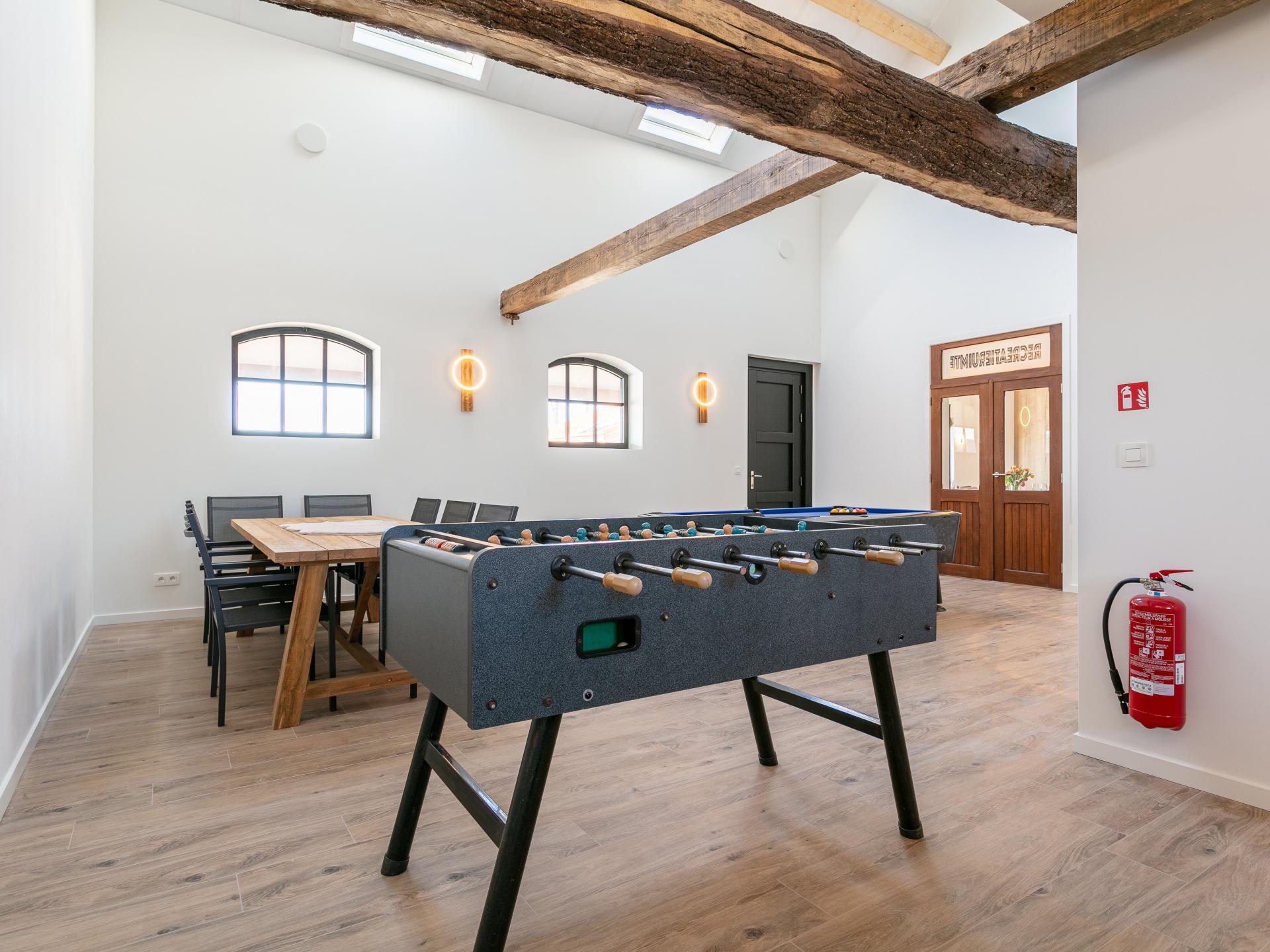 Gerenoveerde Kempische hoeve met privé binnenzwembad voor 20 personen - foto 21