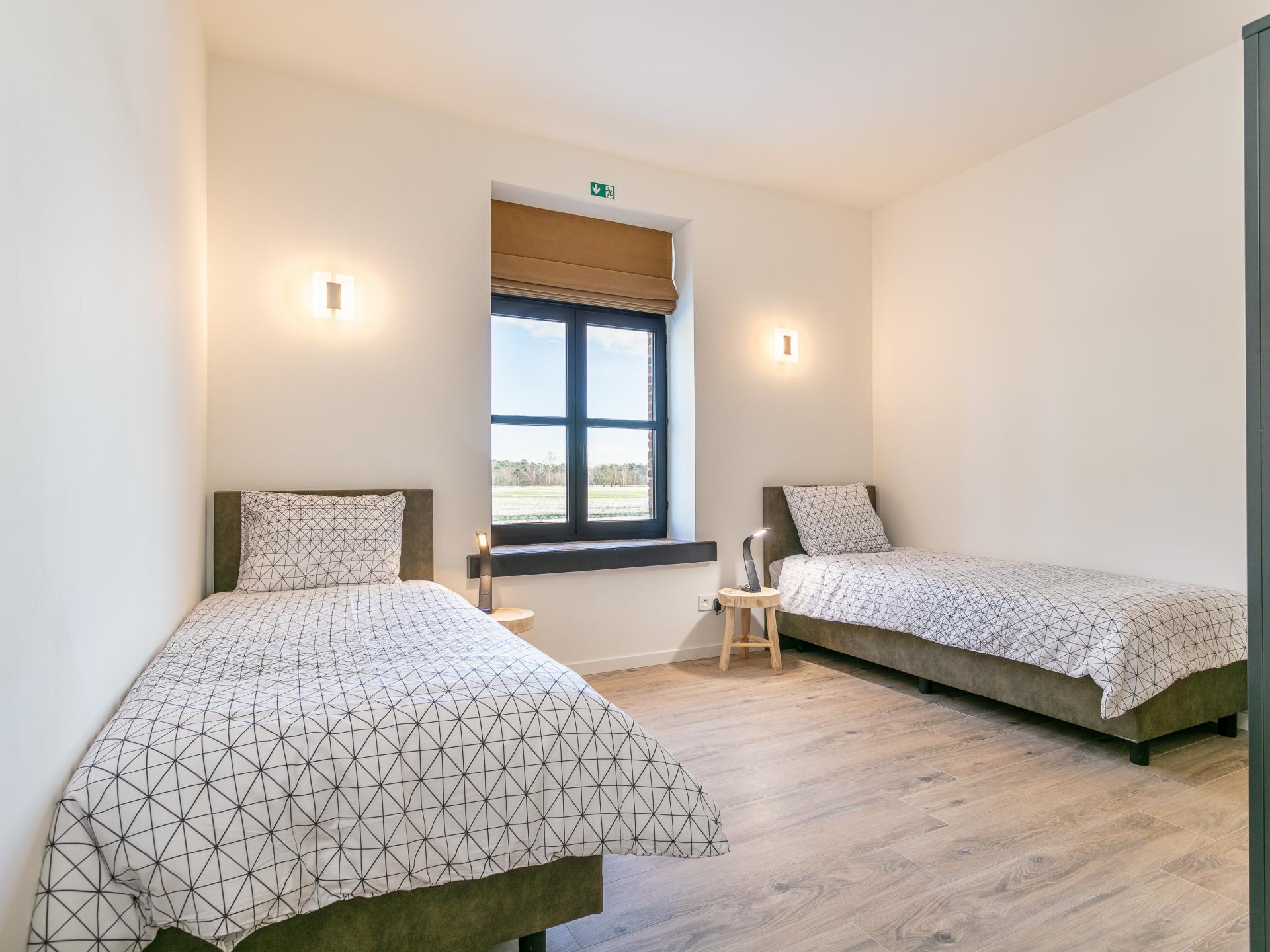 Gerenoveerde Kempische hoeve met privé binnenzwembad voor 20 personen - foto 13