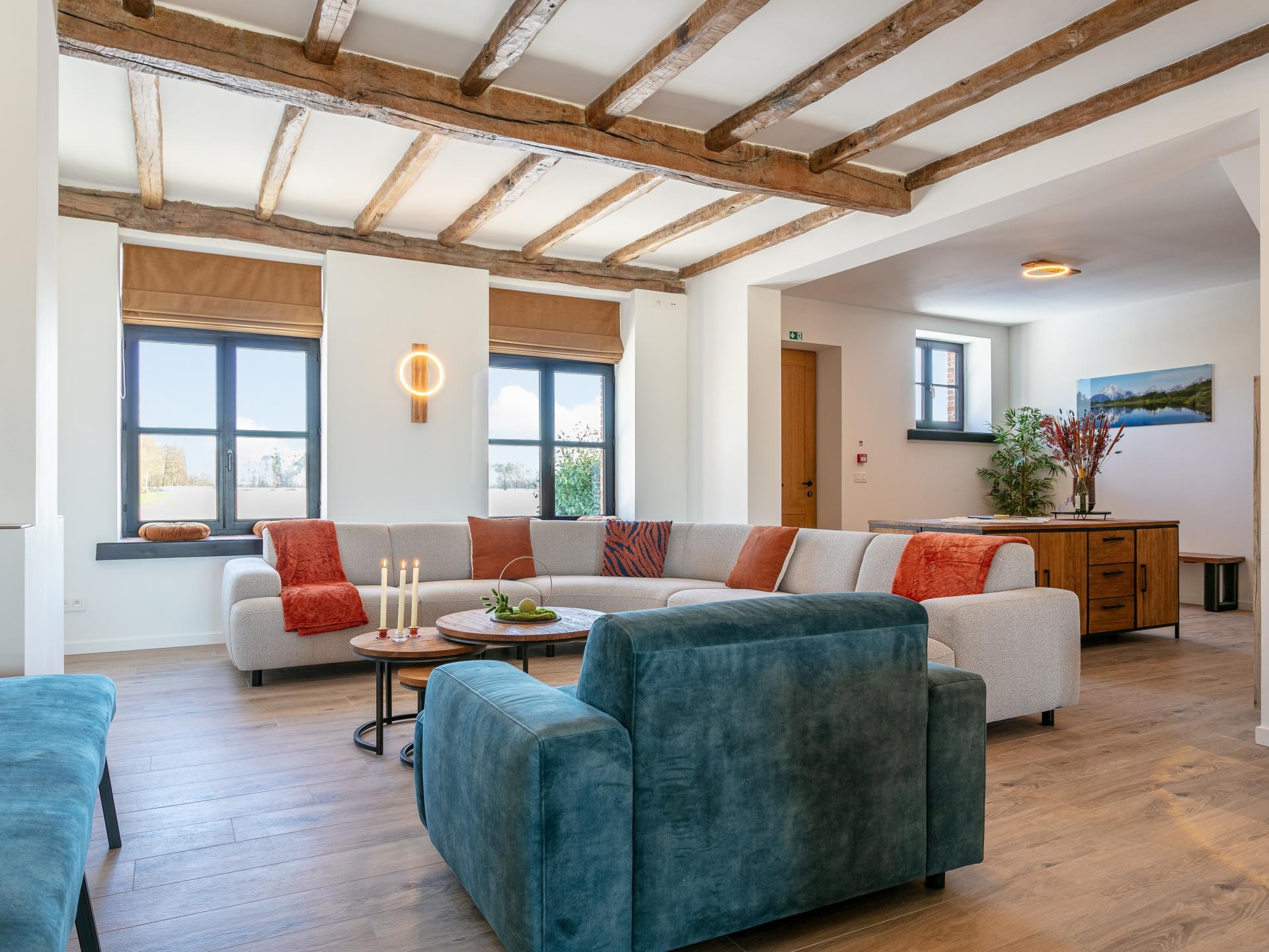 Gerenoveerde Kempische hoeve met privé binnenzwembad voor 20 personen - foto 3