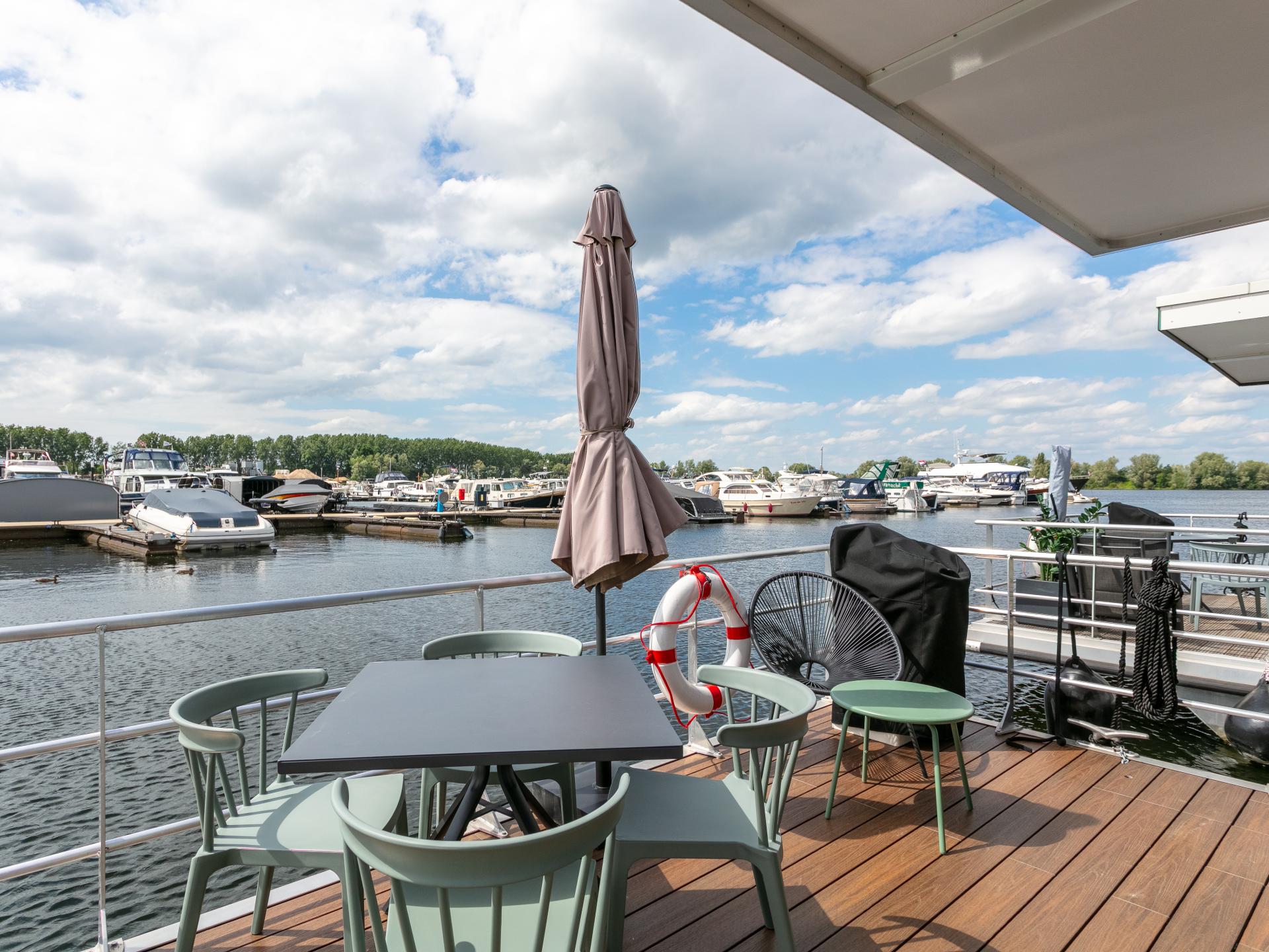 Woonboot met dakterras in schilderachtige haven van Kerkdriel - foto 32