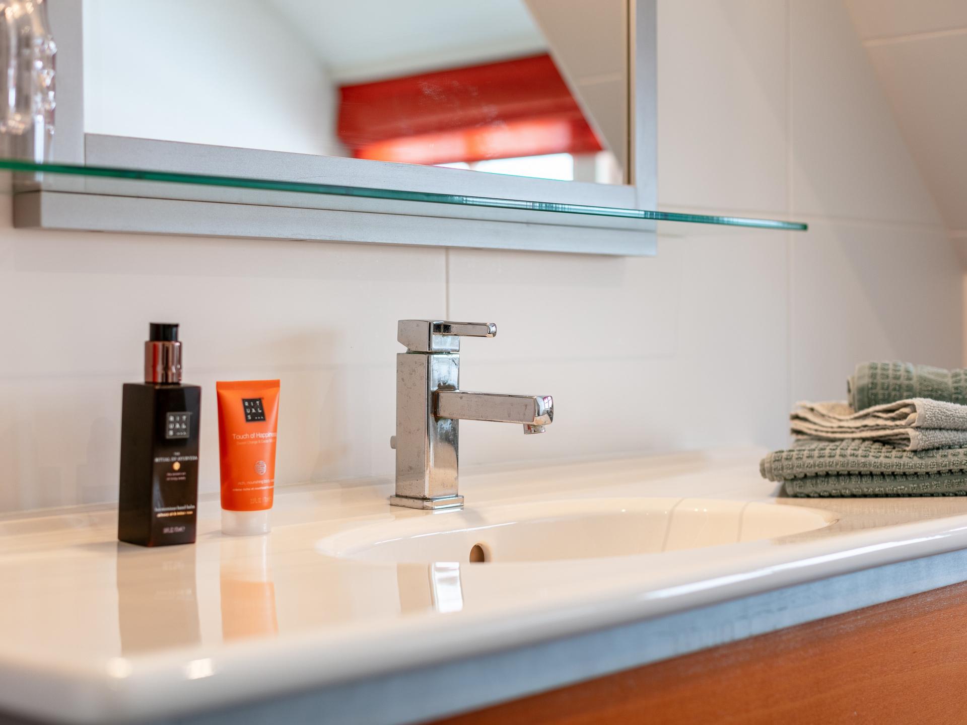 Luxe villa met zwembad, whirlpool en uitzicht op molen in Moergestel - foto 14