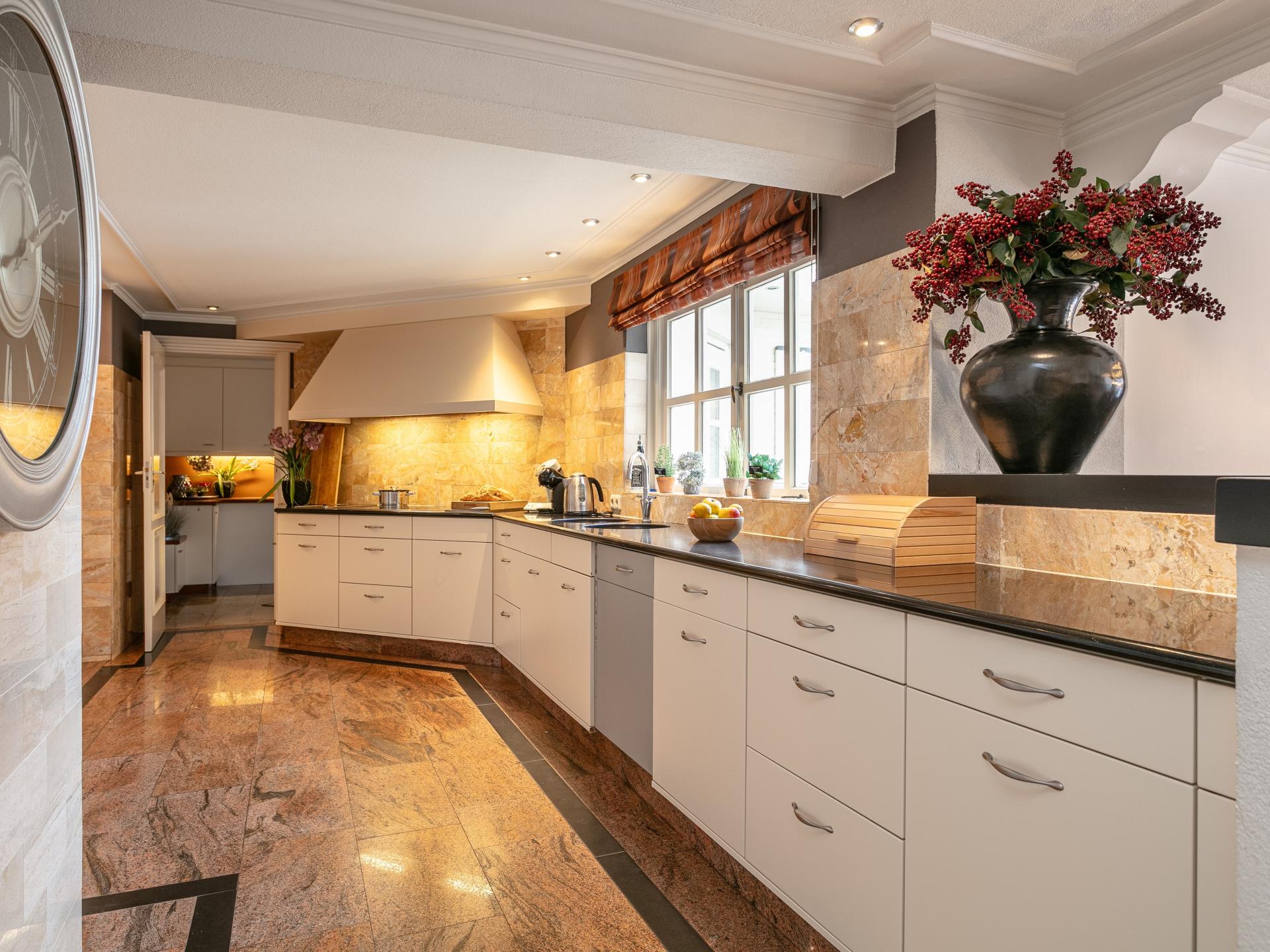 Luxe villa met zwembad, whirlpool en uitzicht op molen in Moergestel - foto 7