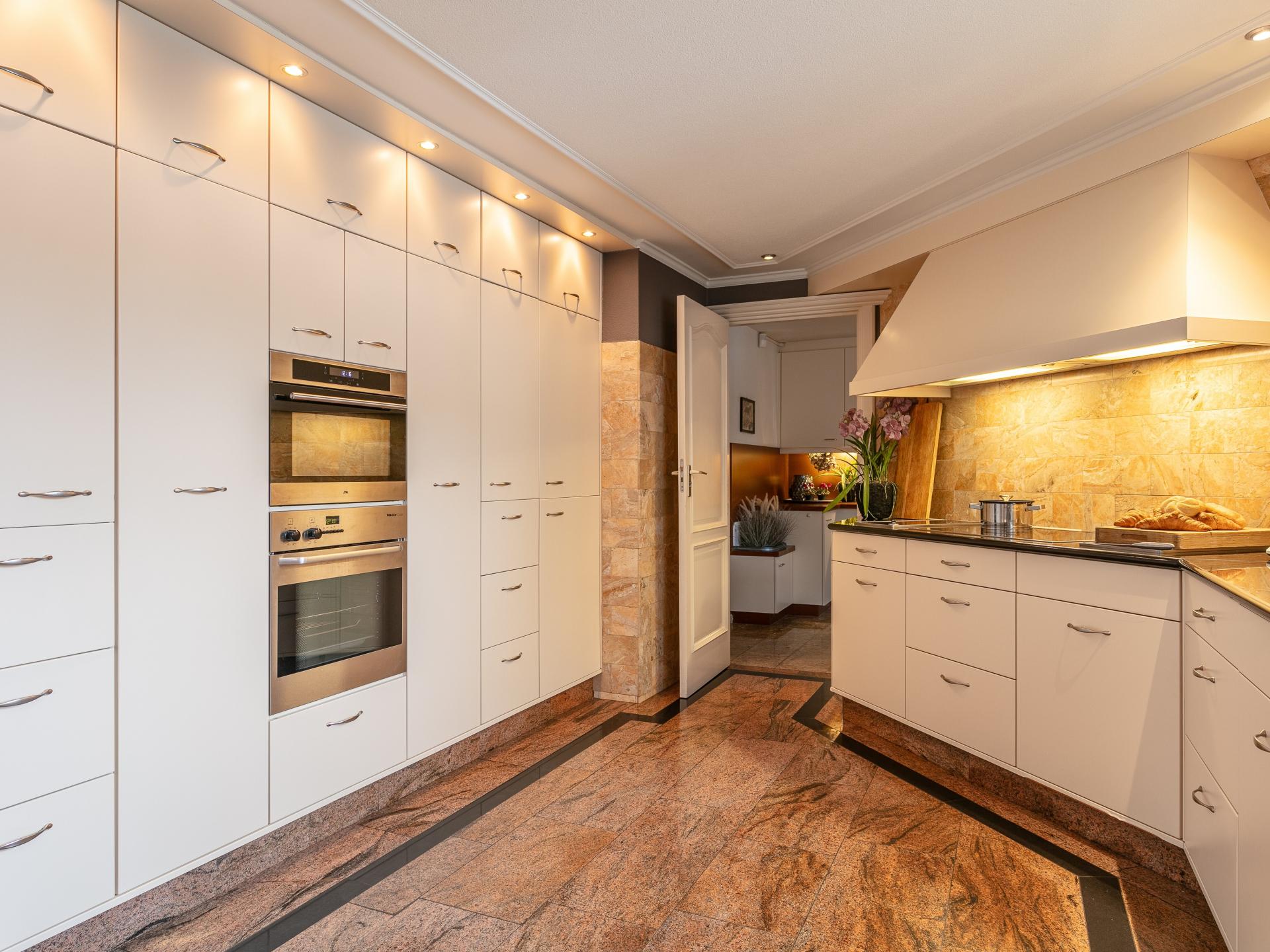 Luxe villa met zwembad, whirlpool en uitzicht op molen in Moergestel - foto 32