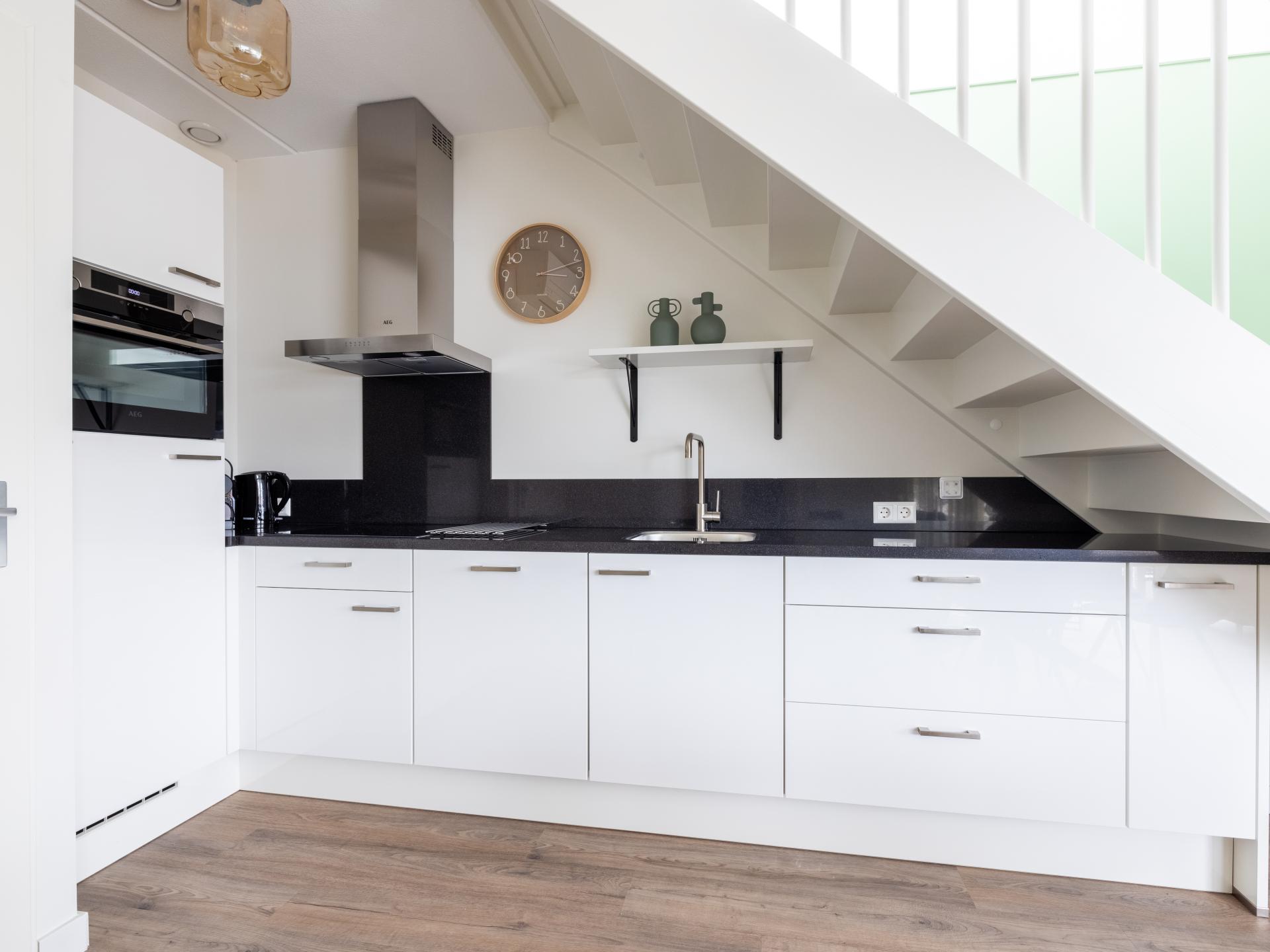 Luxe watervilla Uitgeest: 2 badkamers, dakterras & direct aan het water - foto 9