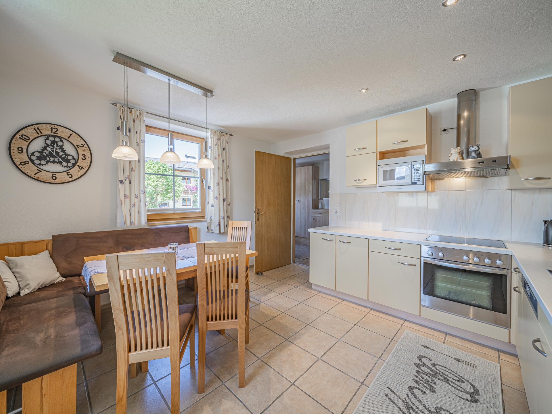 Op 450 m van de piste: ruim appartement in centrum Hochfilzen - foto 8