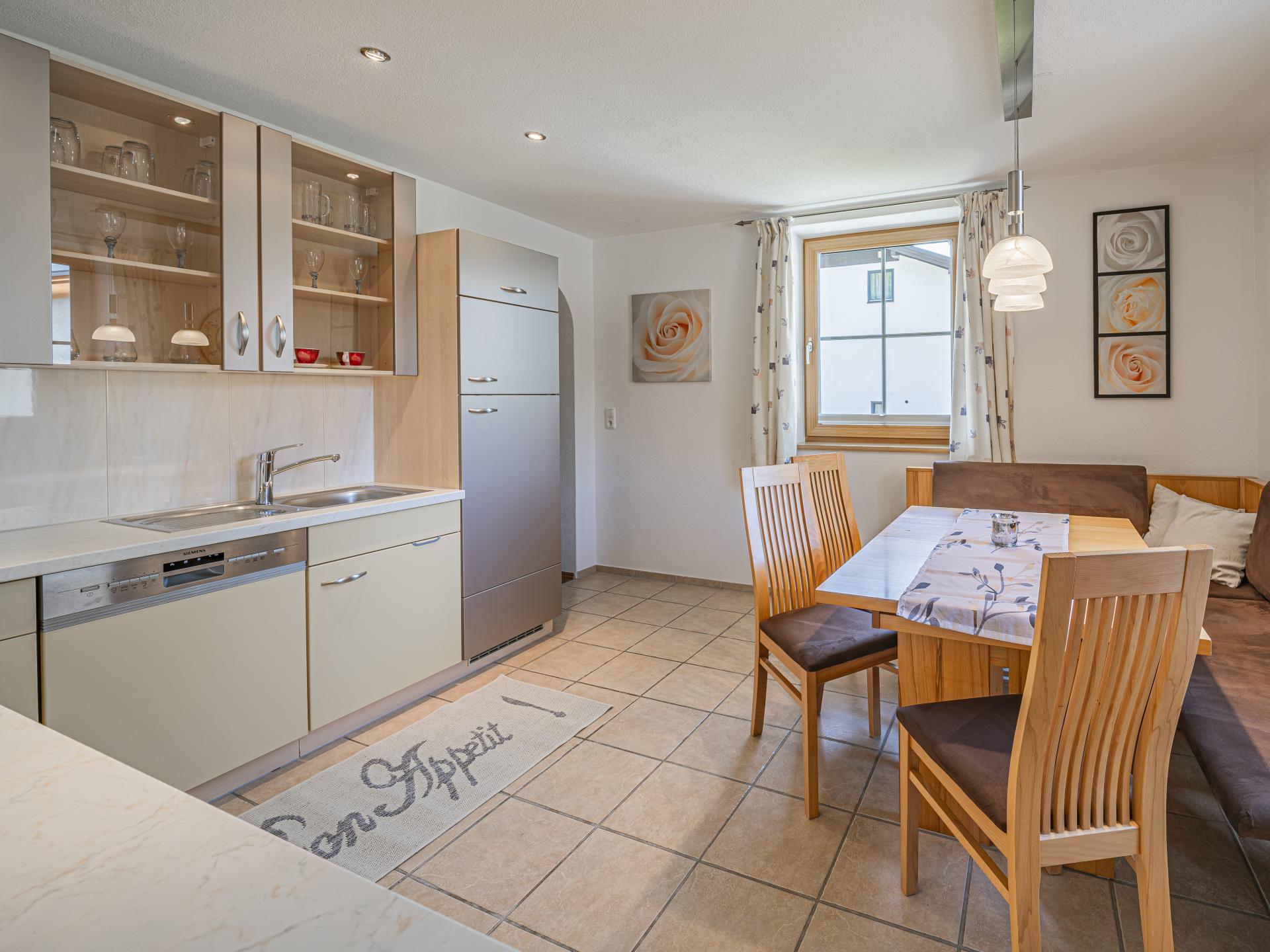 Op 450 m van de piste: ruim appartement in centrum Hochfilzen - foto 2