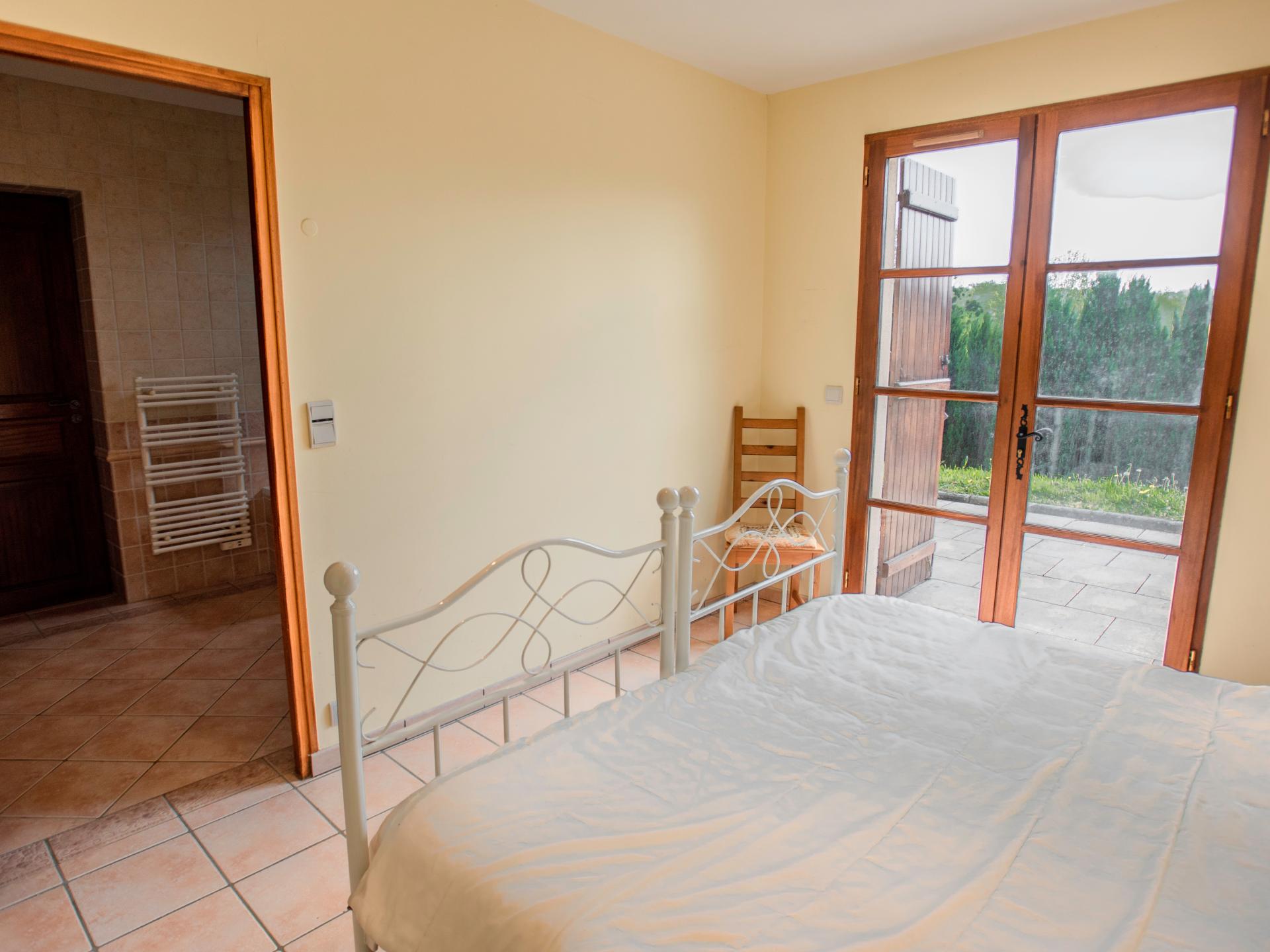 6-persoons vakantiehuis in centrum van Saint-Germain-les-Belles - foto 21