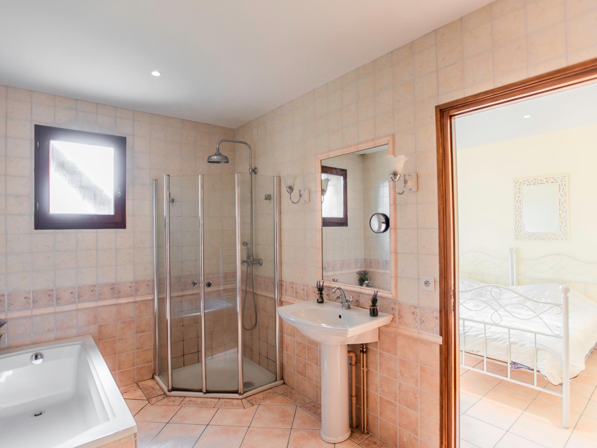 6-persoons vakantiehuis in centrum van Saint-Germain-les-Belles - foto 19