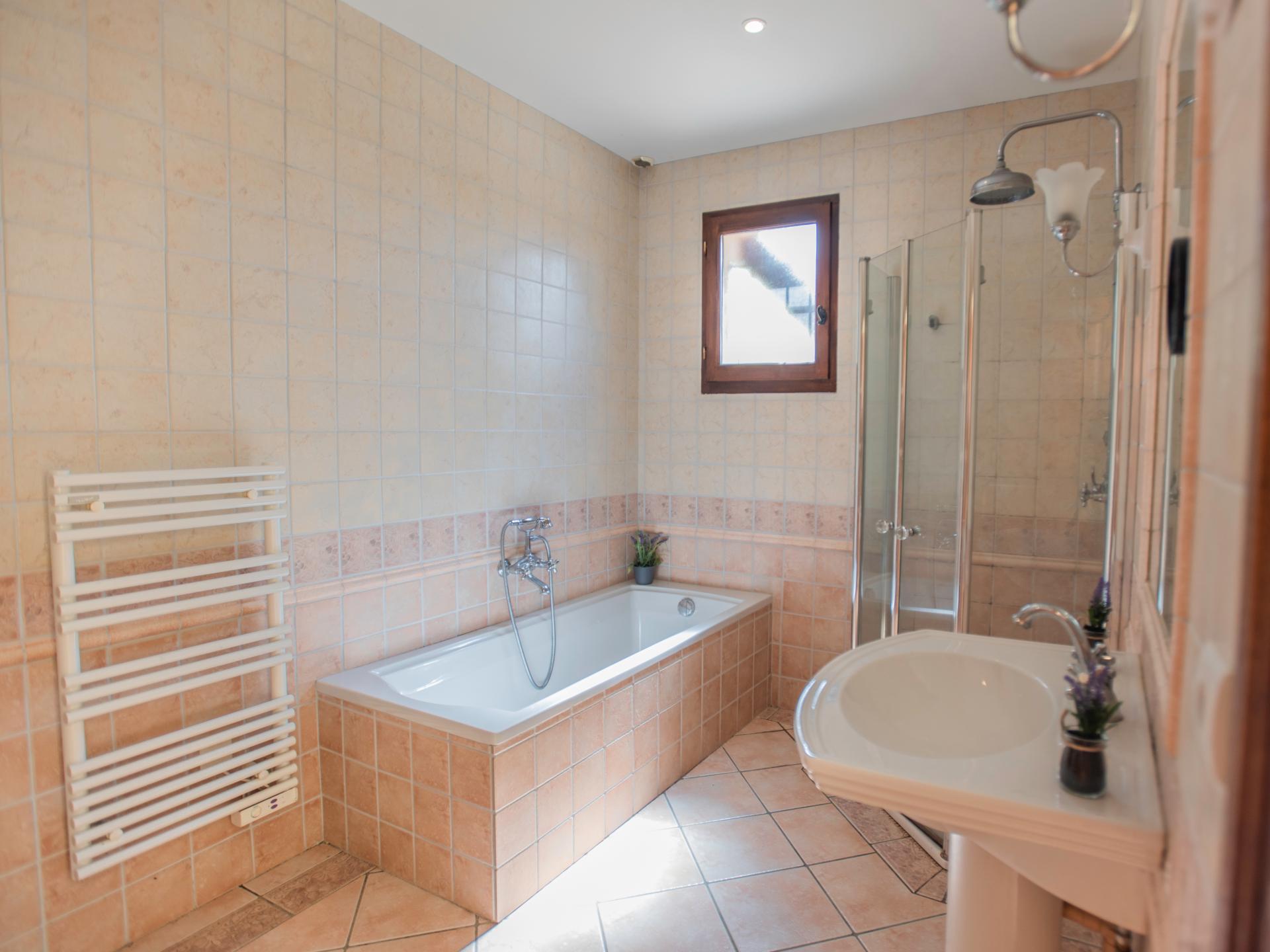 6-persoons vakantiehuis in centrum van Saint-Germain-les-Belles - foto 6