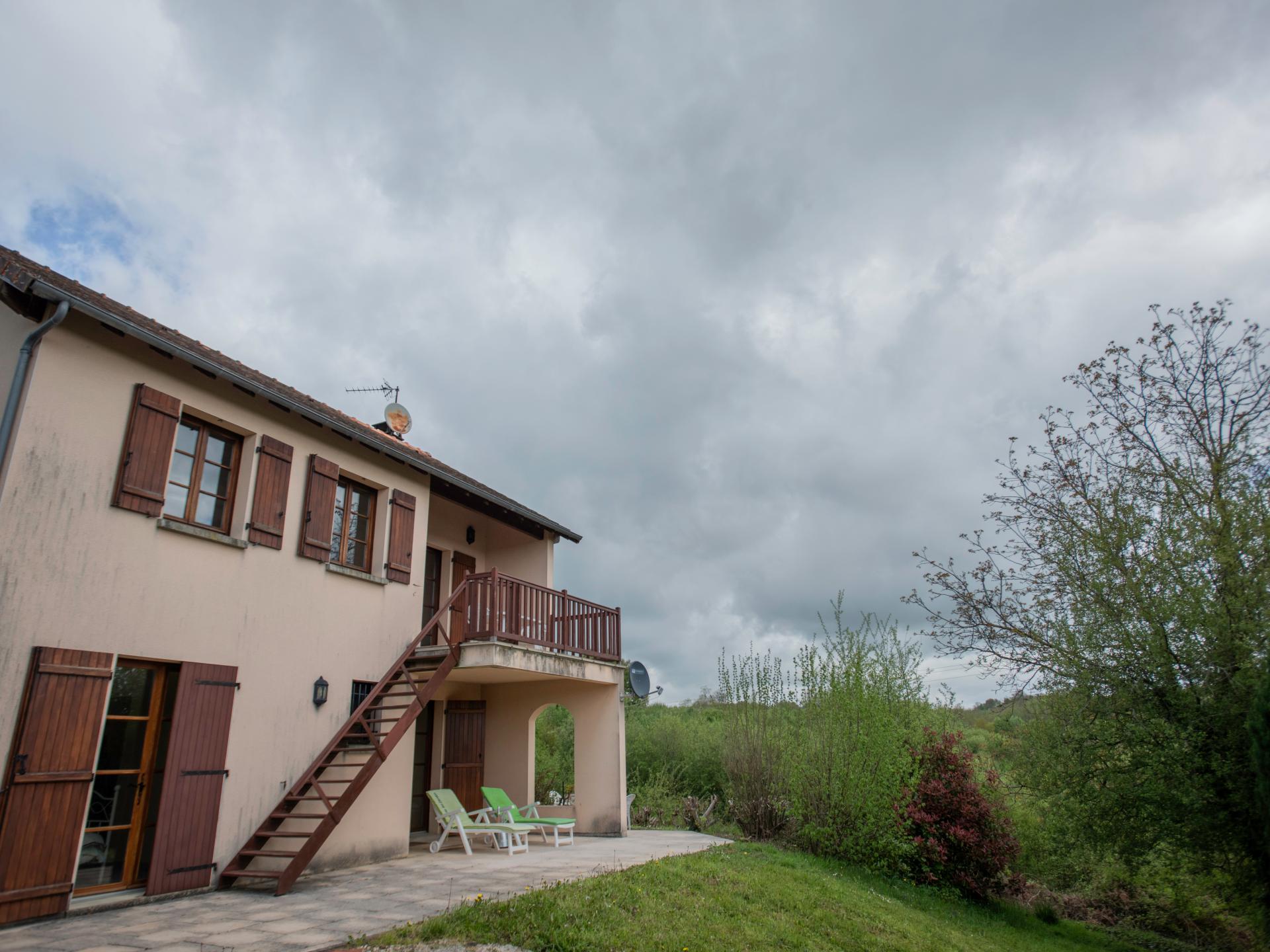 6-persoons vakantiehuis in centrum van Saint-Germain-les-Belles - foto 37