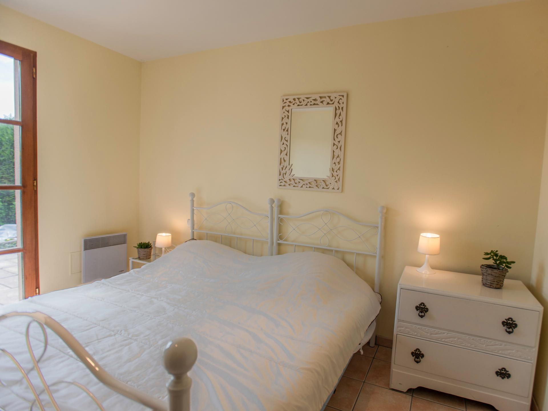 6-persoons vakantiehuis in centrum van Saint-Germain-les-Belles - foto 16