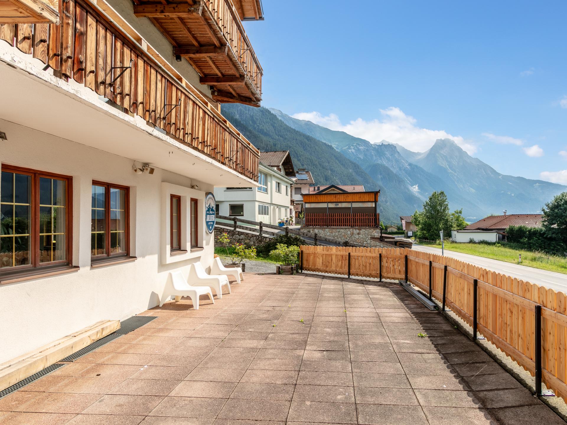 Groots groepshuis voor 26 personen met sauna en bioscoop bij de piste in Pettneu - foto 45