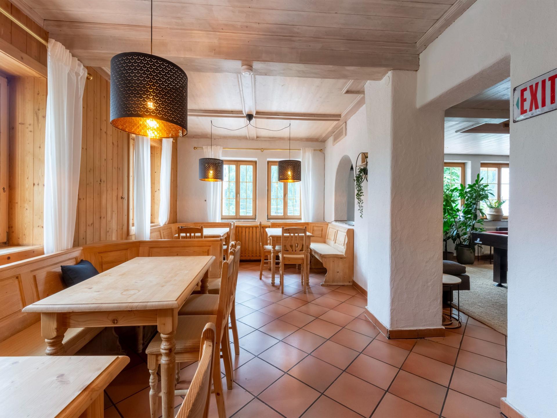 Groots groepshuis voor 26 personen met sauna en bioscoop bij de piste in Pettneu - foto 10