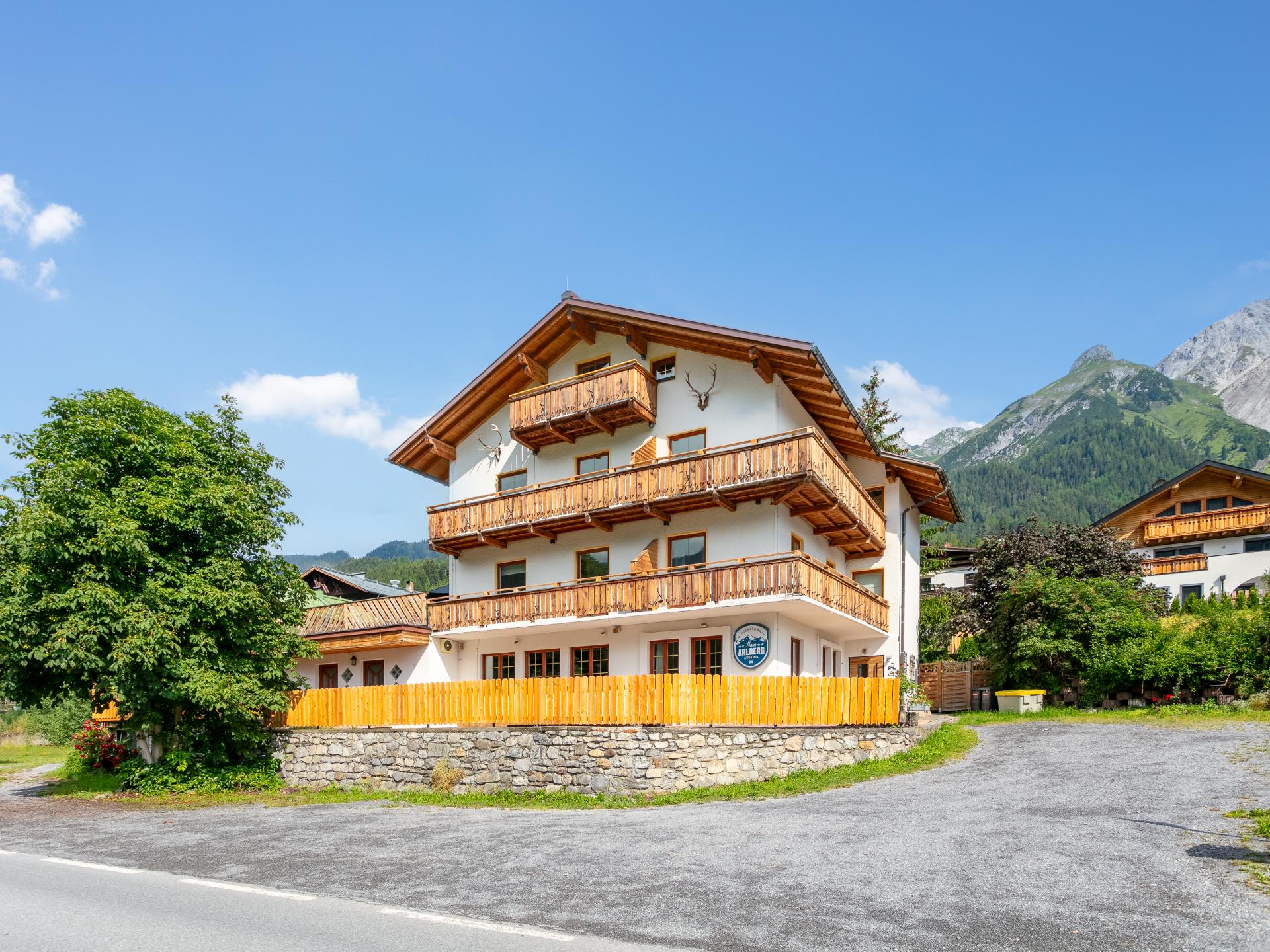 Groots groepshuis voor 26 personen met sauna en bioscoop bij de piste in Pettneu - foto 42