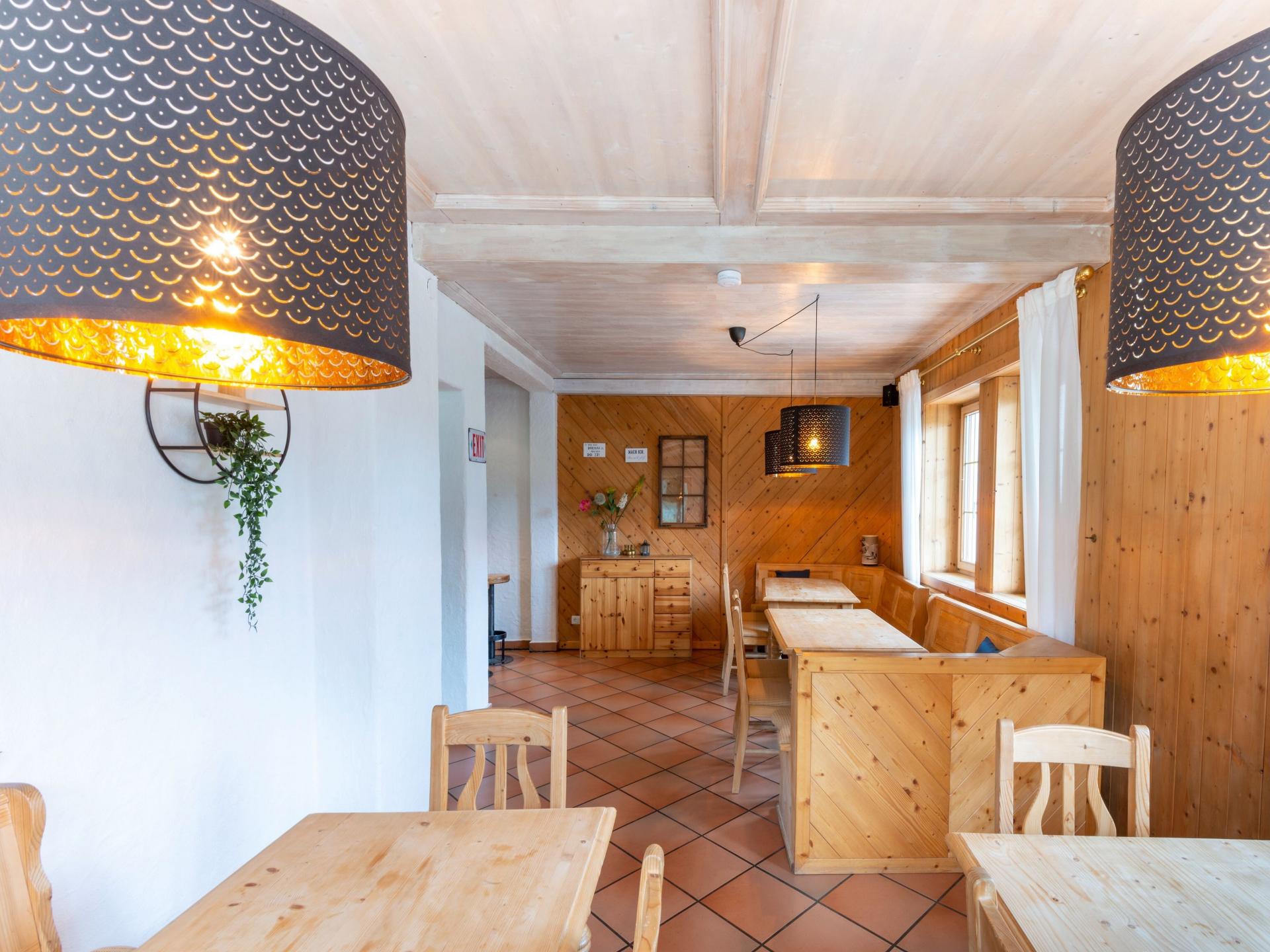 Groots groepshuis voor 26 personen met sauna en bioscoop bij de piste in Pettneu - foto 11