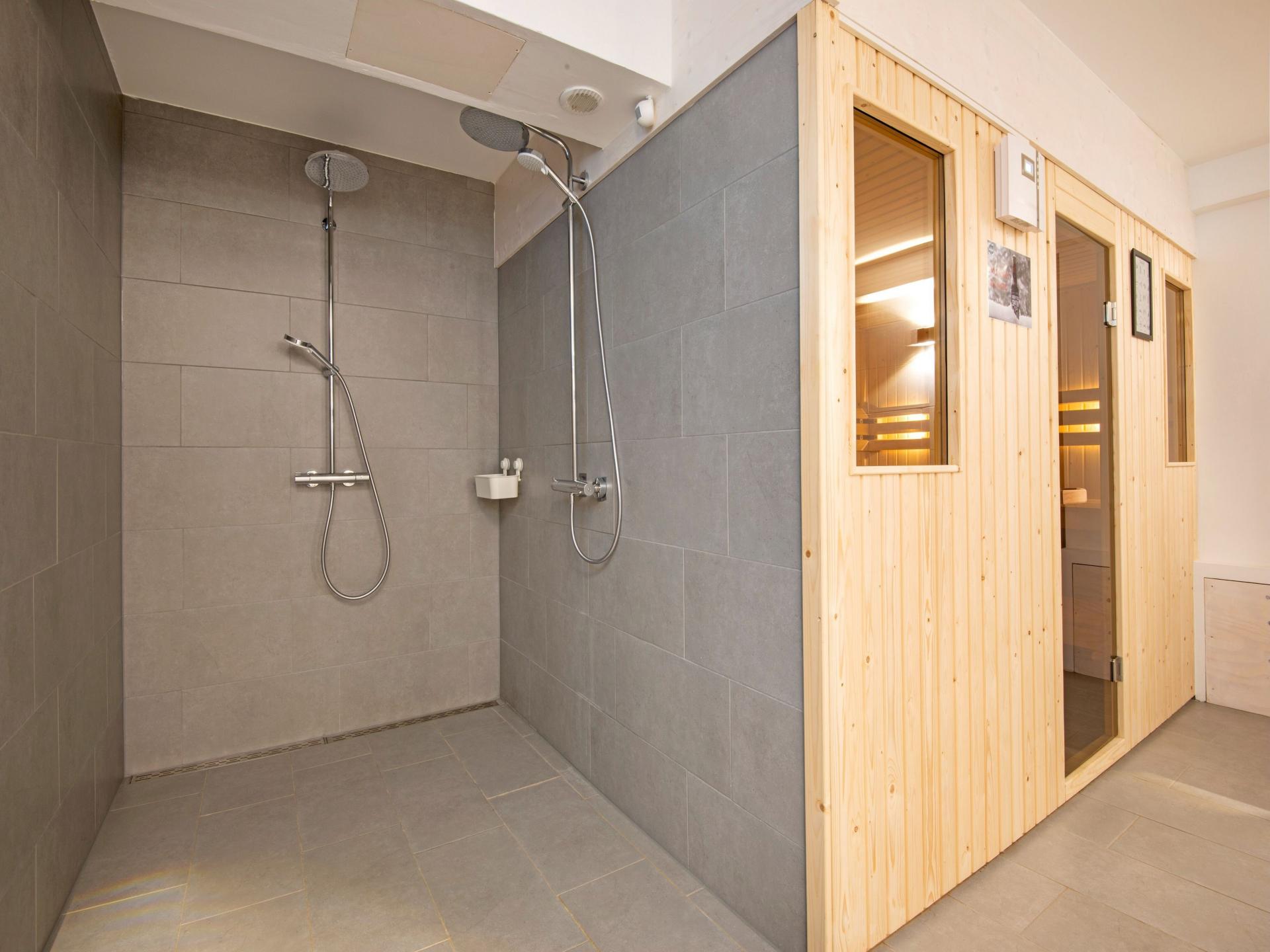 Groots groepshuis voor 26 personen met sauna en bioscoop bij de piste in Pettneu - foto 18