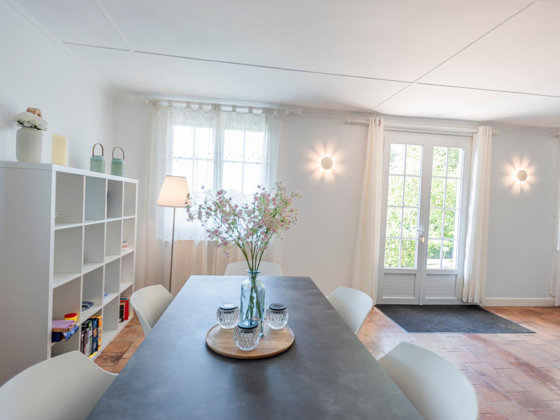 7-persoons modern vakantiehuis met zwembad in Aubeterre sur Dronne - foto 8