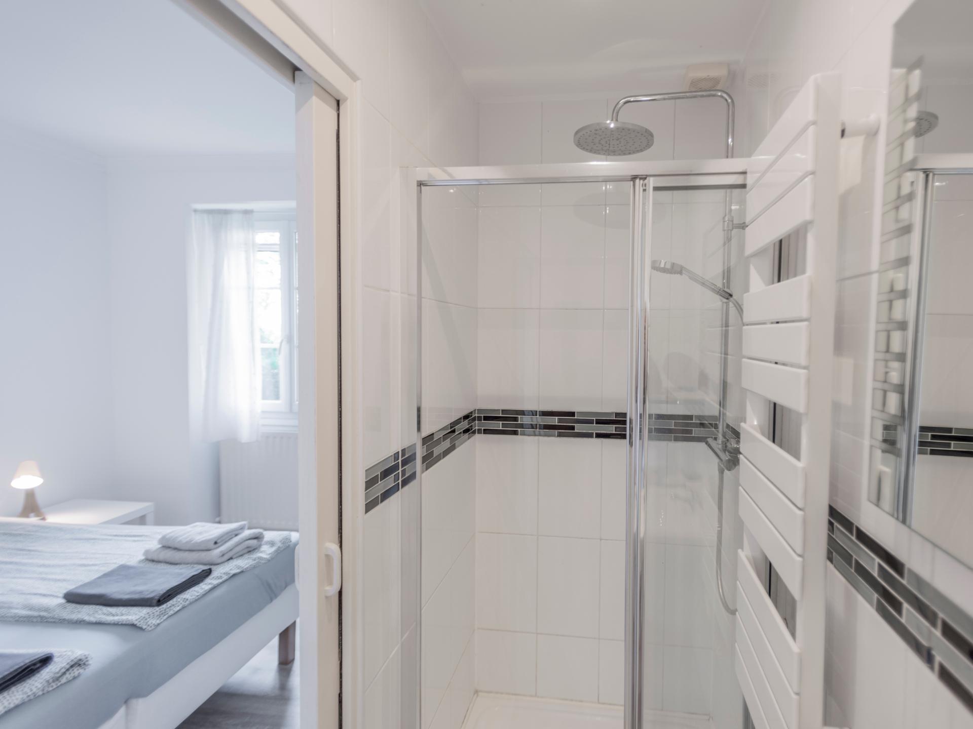 7-persoons modern vakantiehuis met zwembad in Aubeterre sur Dronne - foto 20