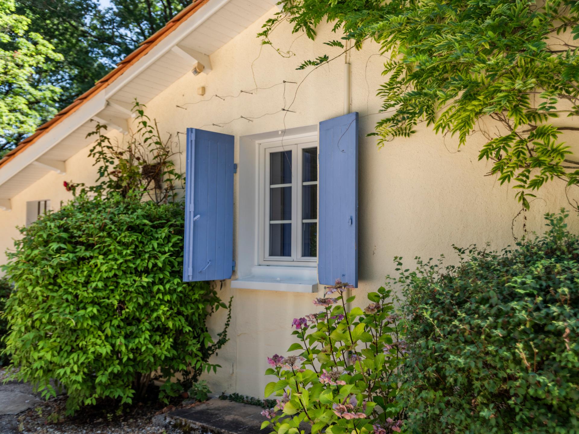 7-persoons modern vakantiehuis met zwembad in Aubeterre sur Dronne - foto 44
