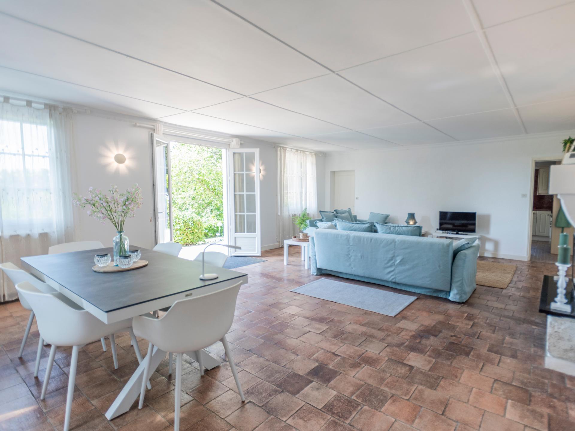 7-persoons modern vakantiehuis met zwembad in Aubeterre sur Dronne - foto 7