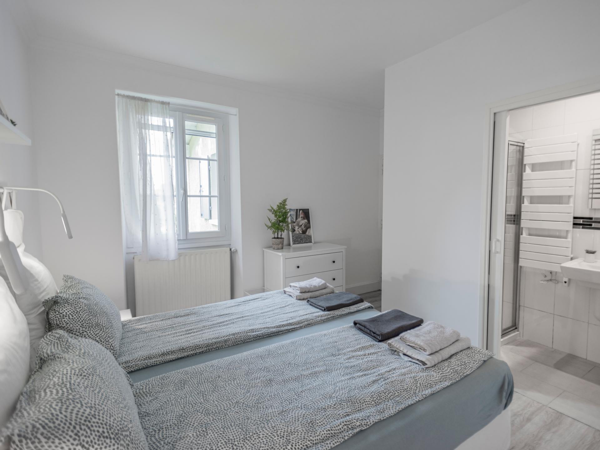 7-persoons modern vakantiehuis met zwembad in Aubeterre sur Dronne - foto 15