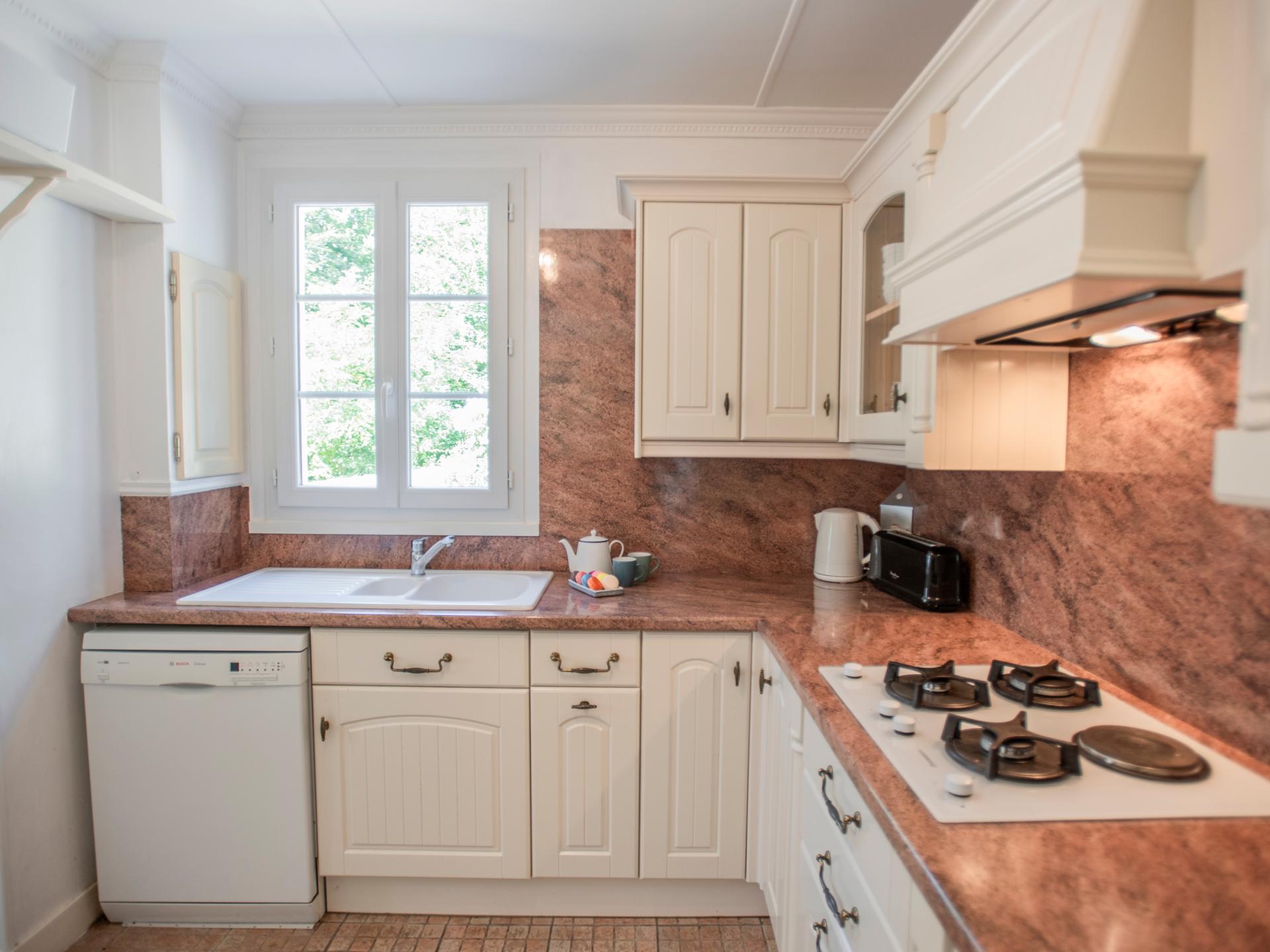 7-persoons modern vakantiehuis met zwembad in Aubeterre sur Dronne - foto 13