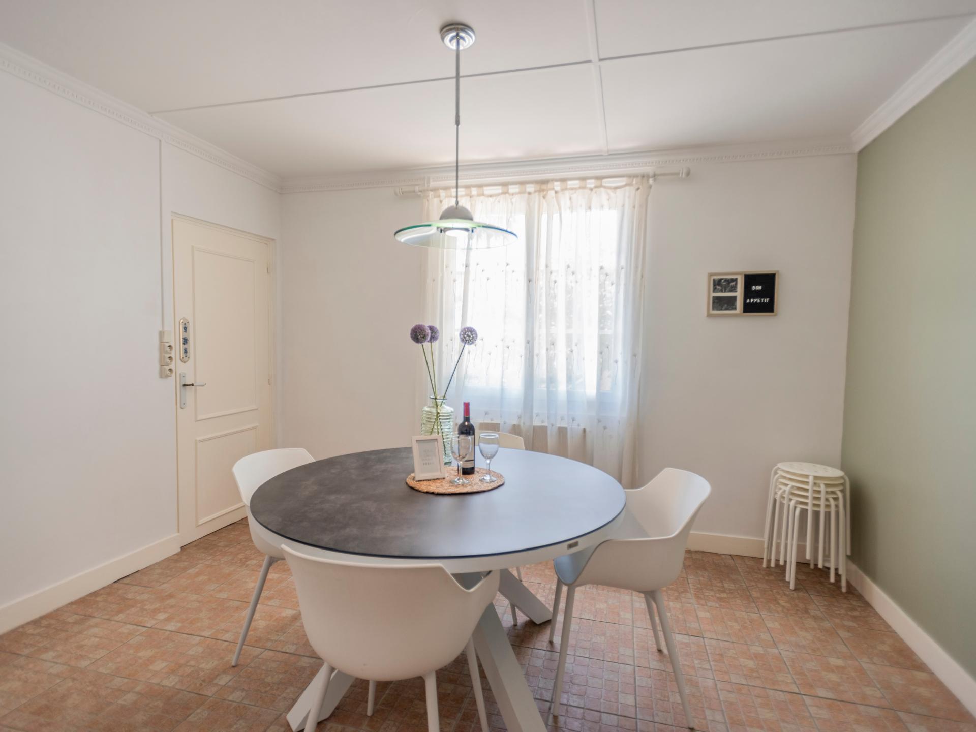 7-persoons modern vakantiehuis met zwembad in Aubeterre sur Dronne - foto 11