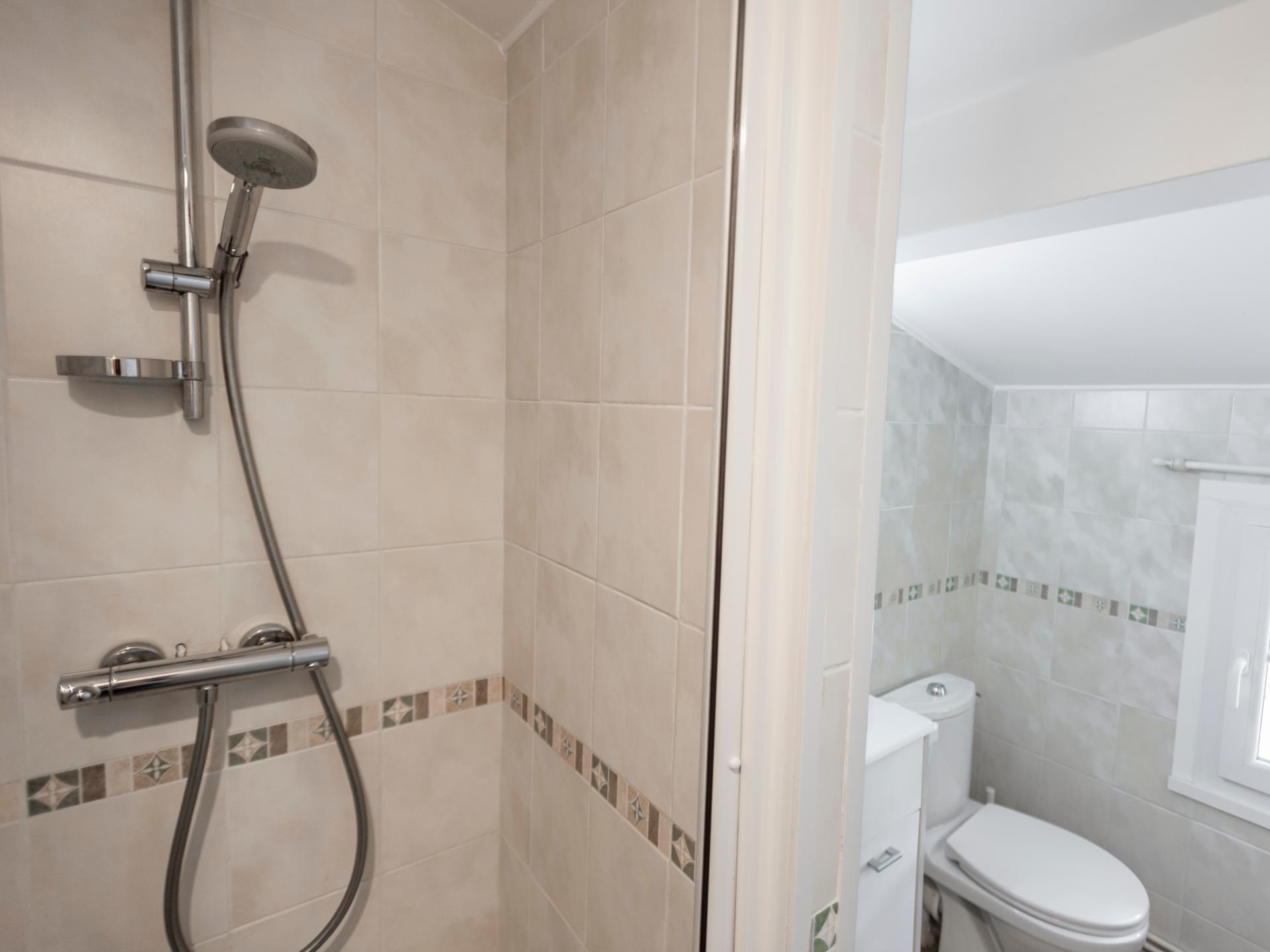 7-persoons modern vakantiehuis met zwembad in Aubeterre sur Dronne - foto 26