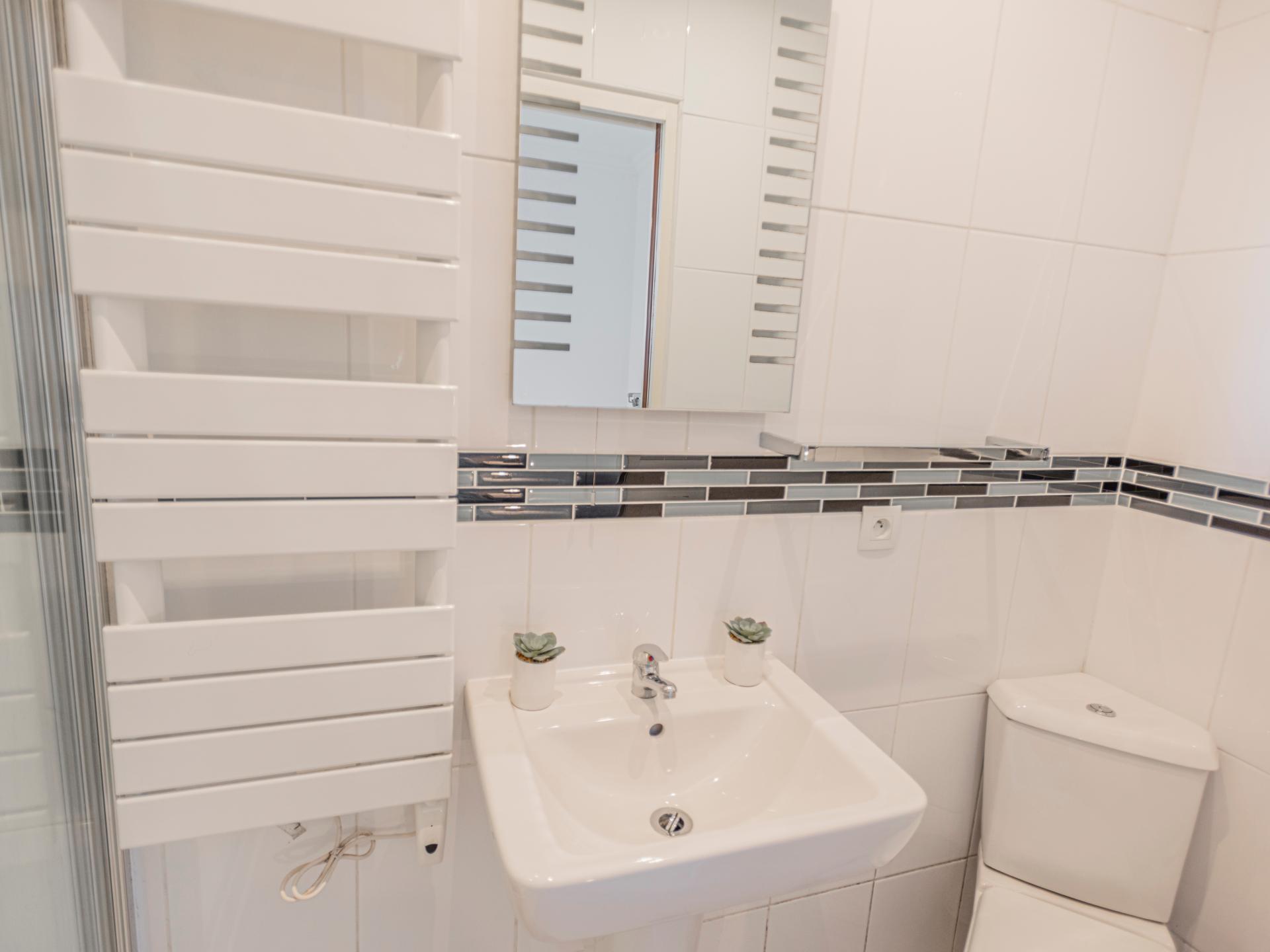 7-persoons modern vakantiehuis met zwembad in Aubeterre sur Dronne - foto 22