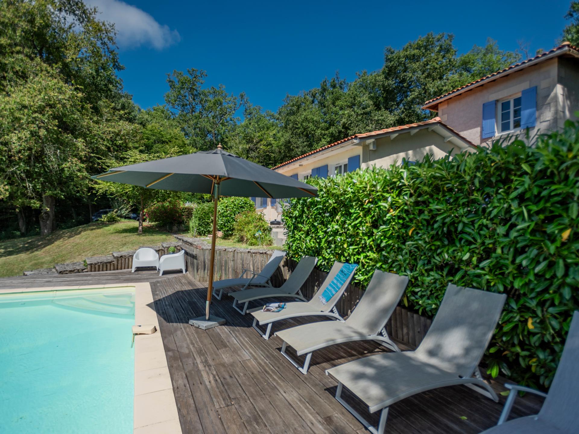 7-persoons modern vakantiehuis met zwembad in Aubeterre sur Dronne - foto 38